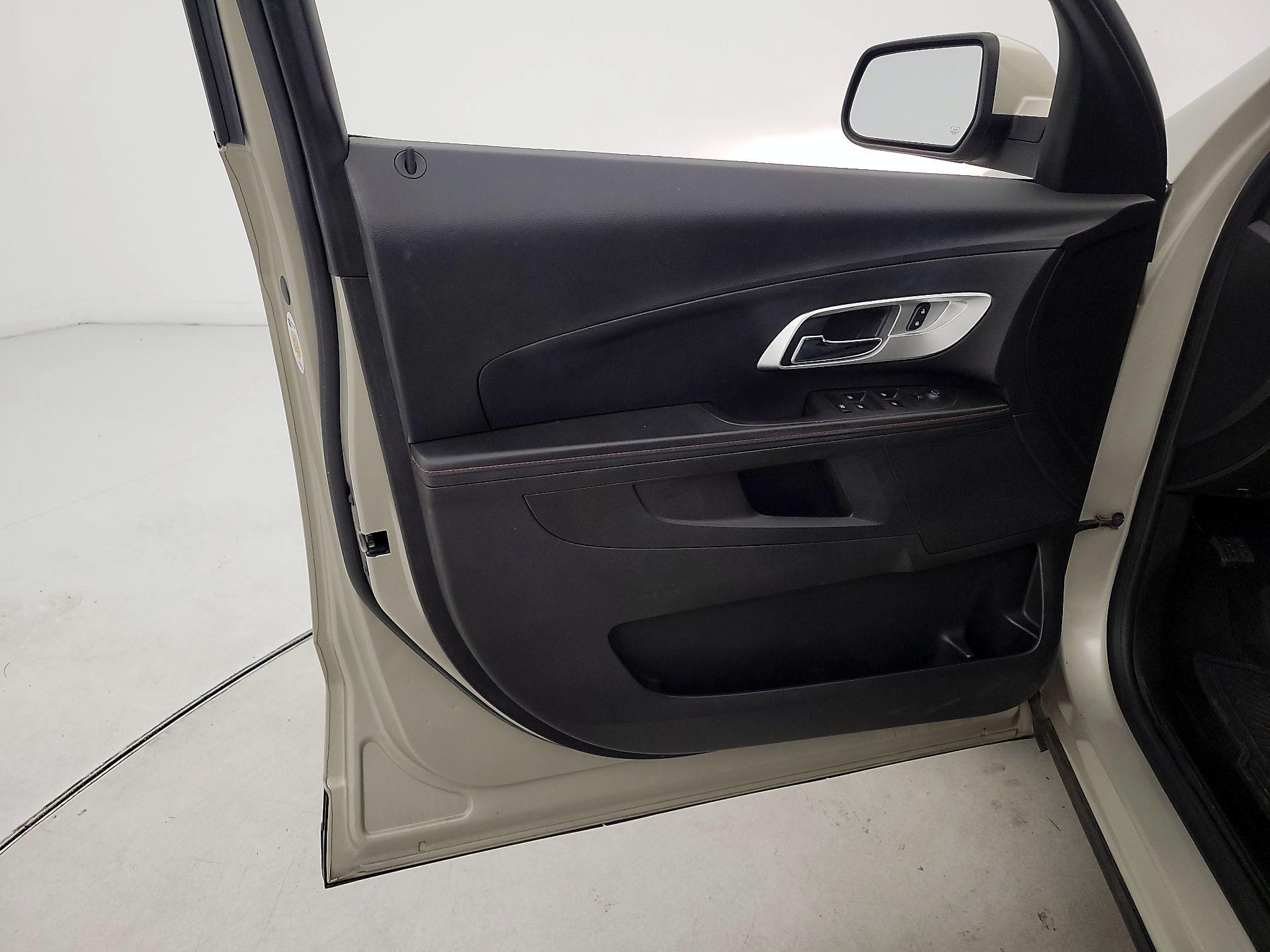 Thumbnail: 2015 Chevrolet Equinox - 12