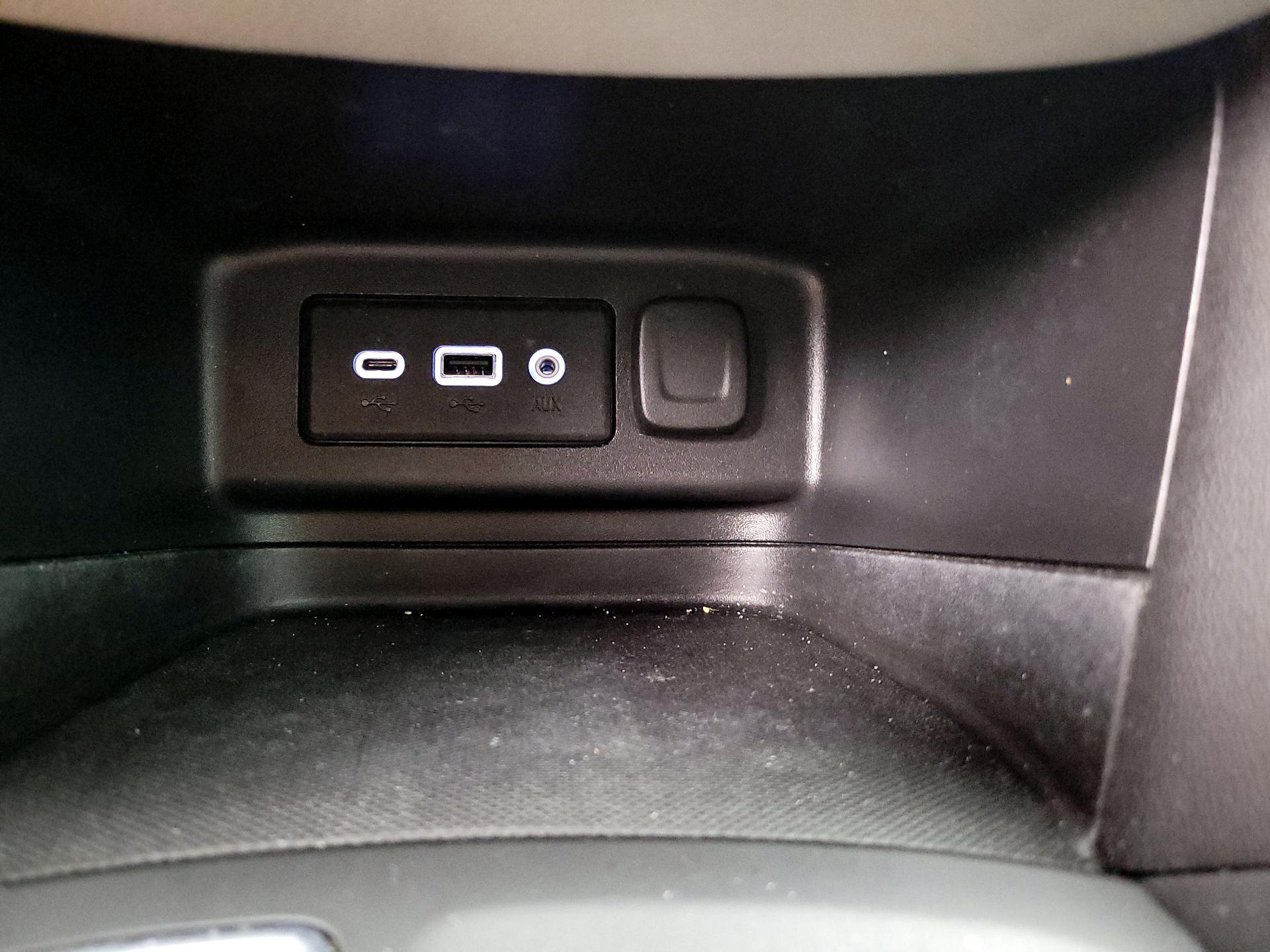 Thumbnail: 2019 Chevrolet Equinox - 18