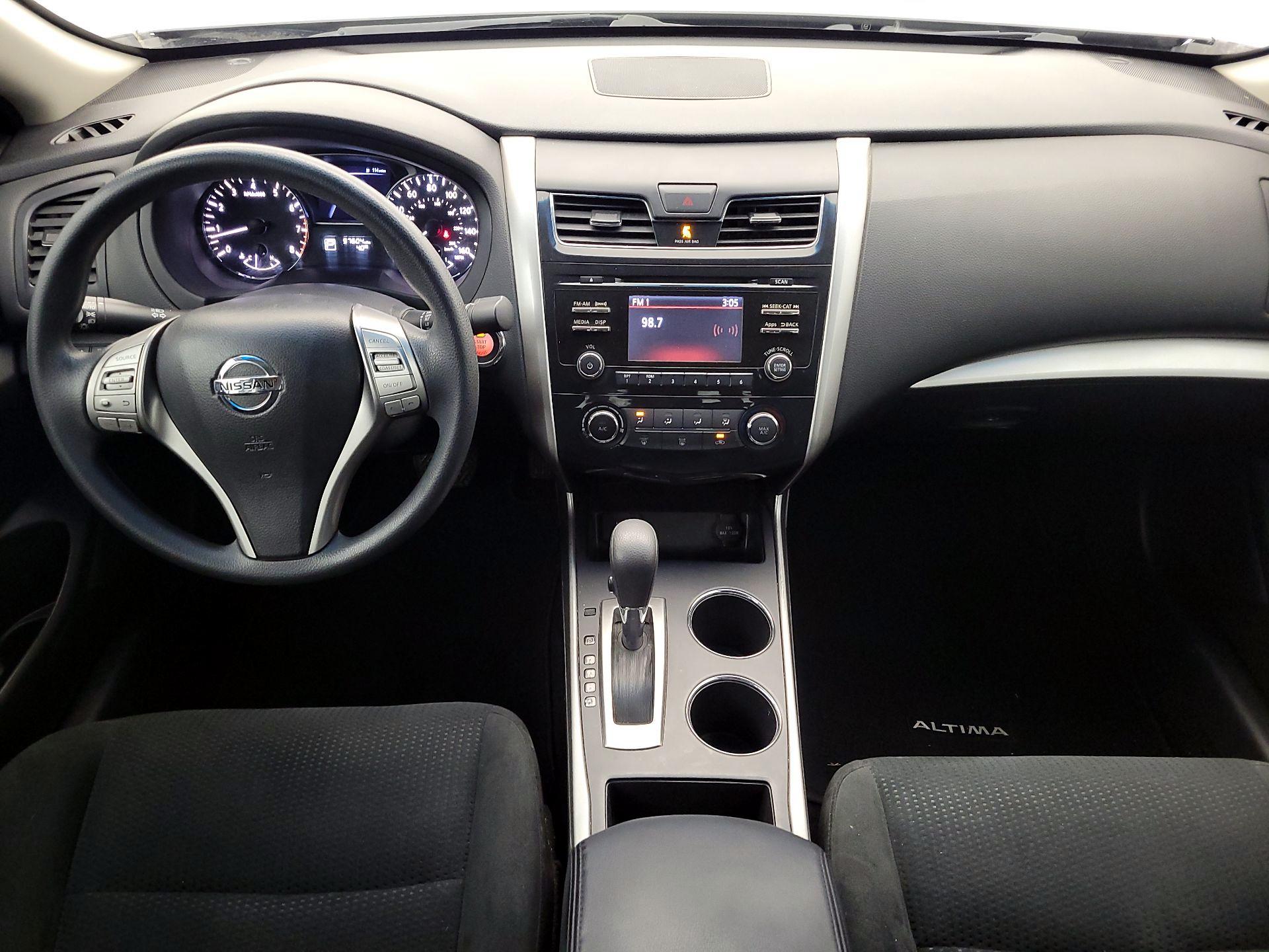 Thumbnail: 2015 Nissan Altima - 9