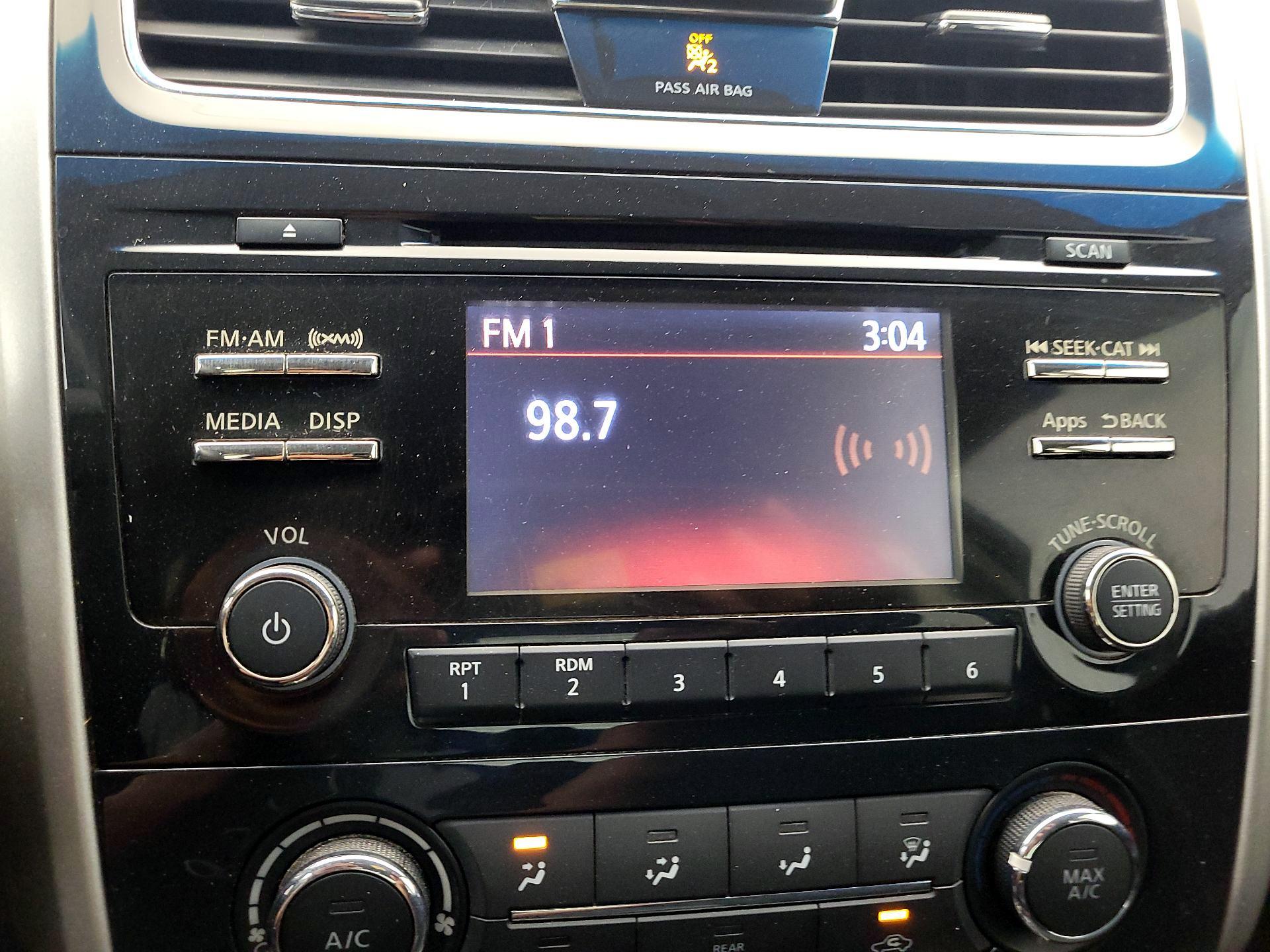 Thumbnail: 2015 Nissan Altima - 15