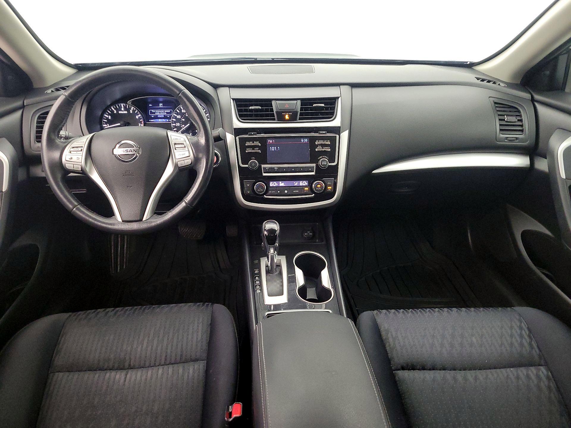 Thumbnail: 2018 Nissan Altima - 9