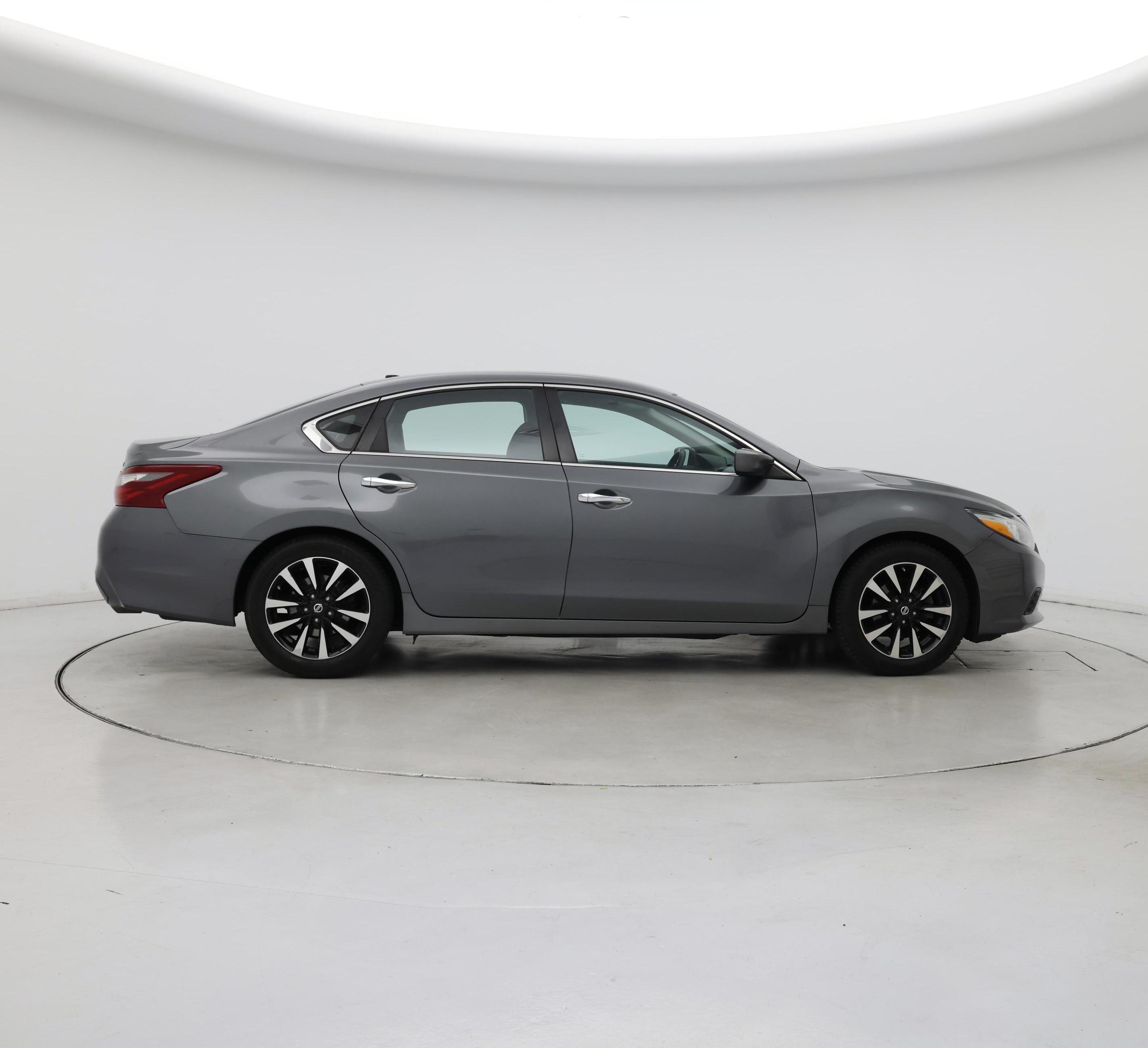 Thumbnail: 2018 Nissan Altima - 7