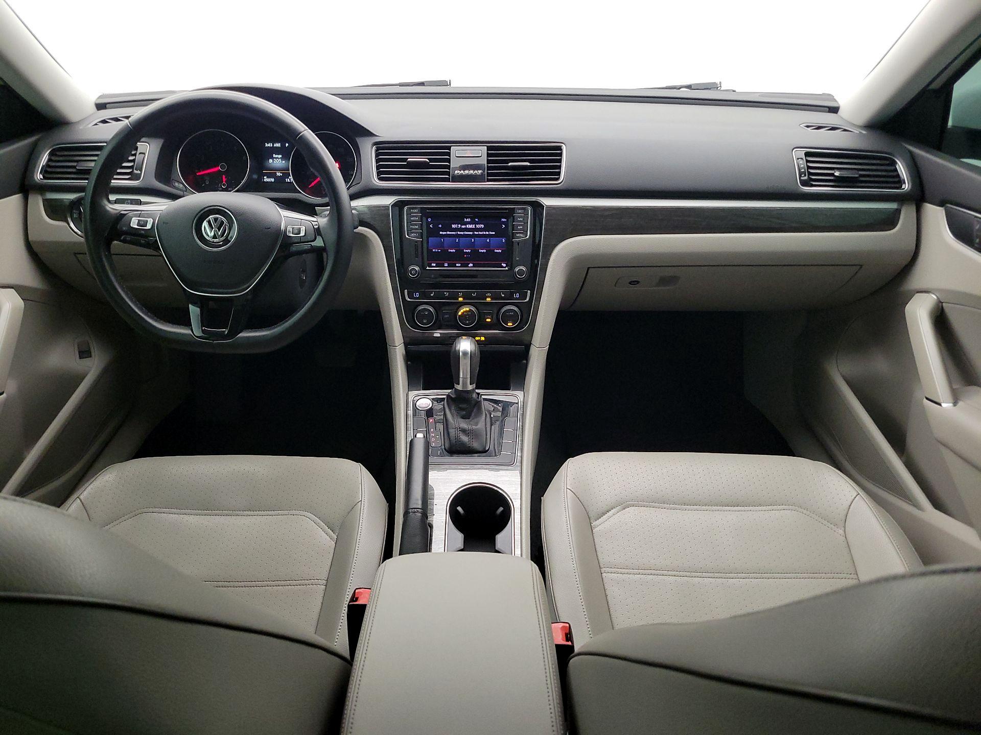 Thumbnail: 2018 Volkswagen Passat - 9
