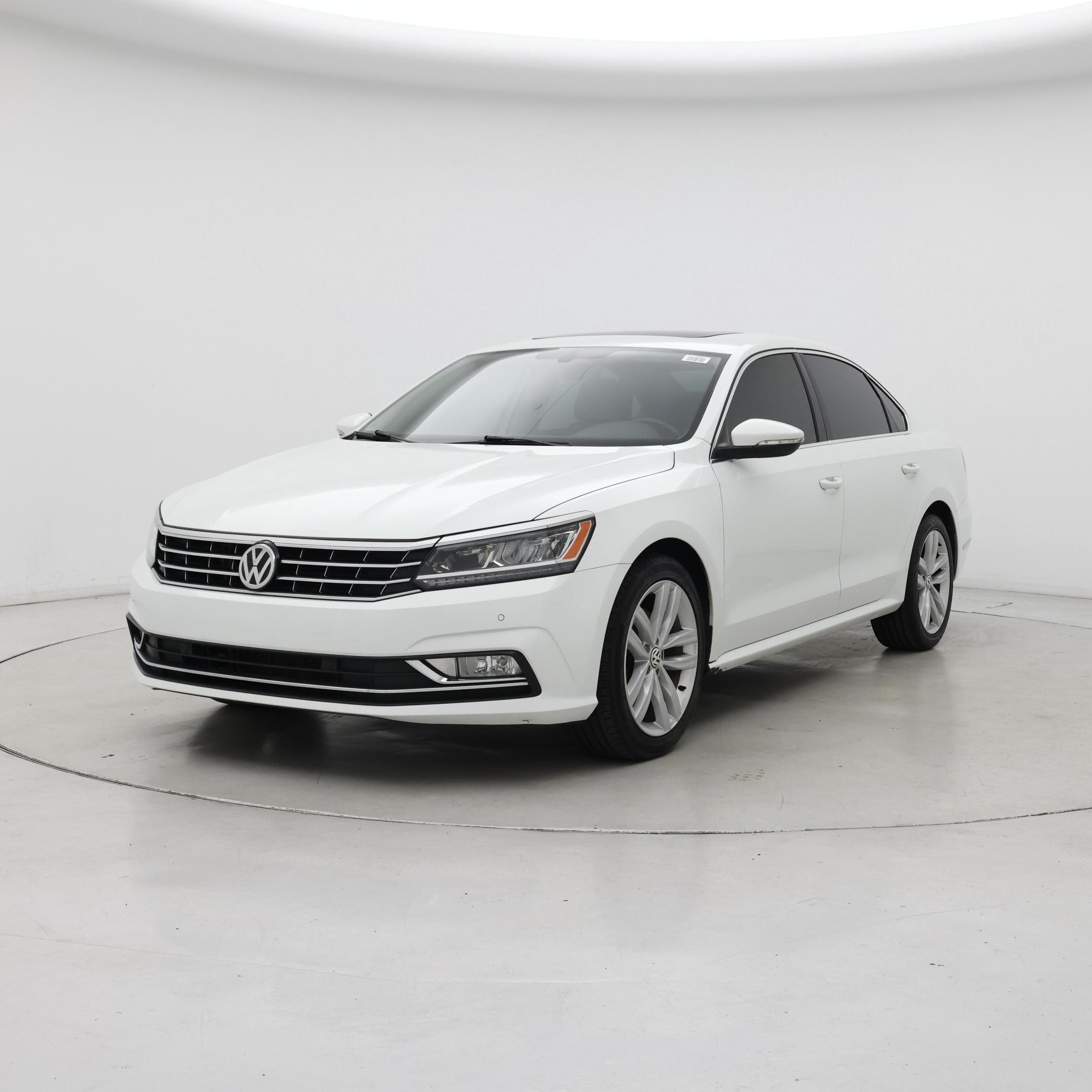 Thumbnail: 2018 Volkswagen Passat - 4