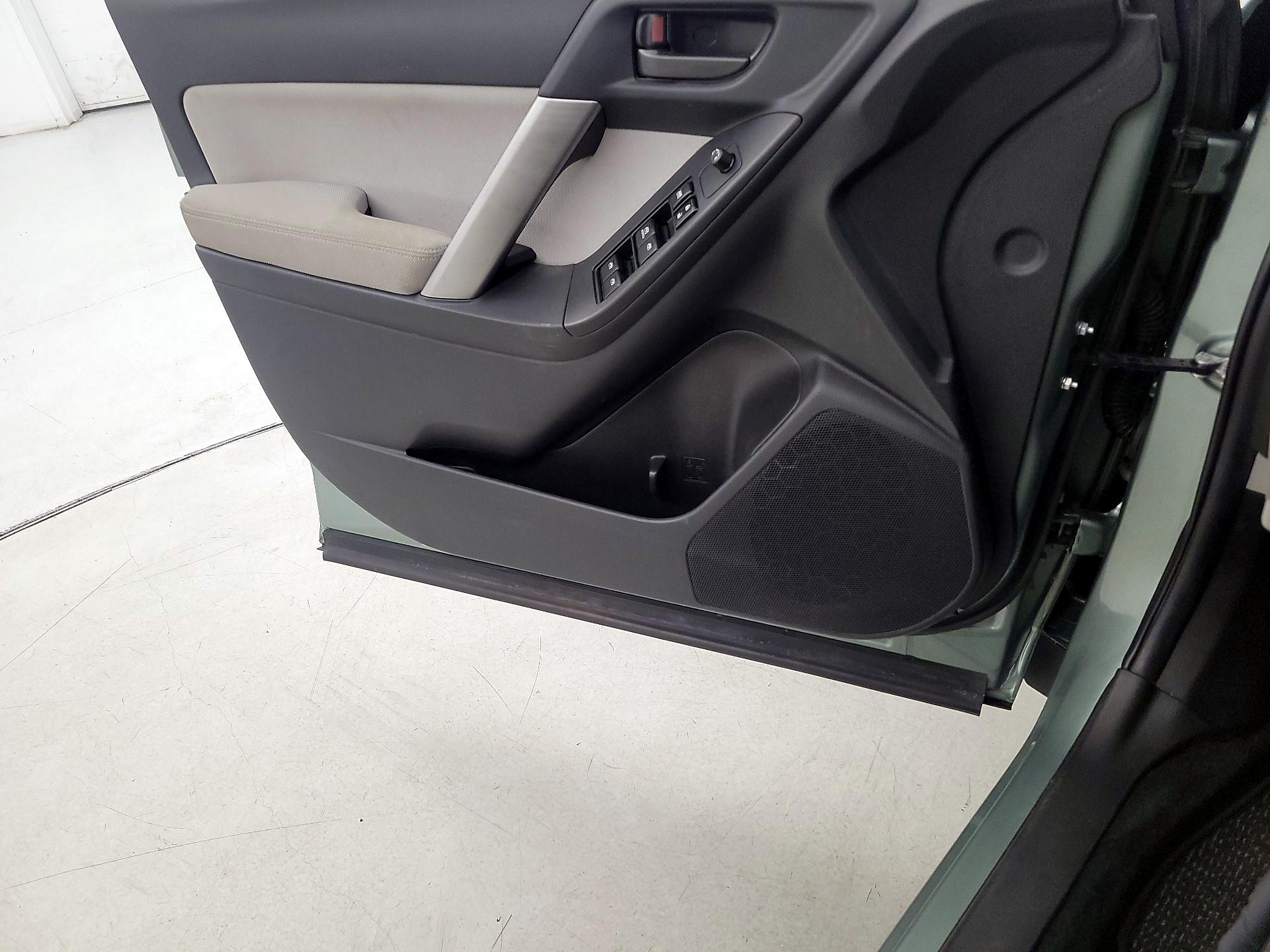 Thumbnail: 2015 Subaru Forester - 12