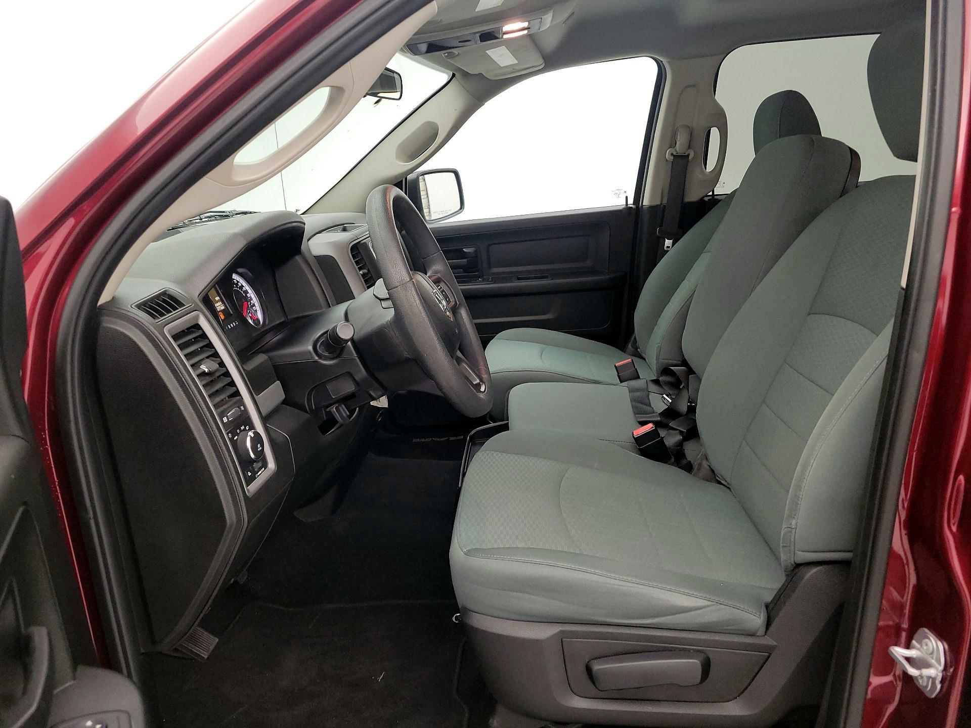 Thumbnail: 2019 RAM 1500 Classic - 11
