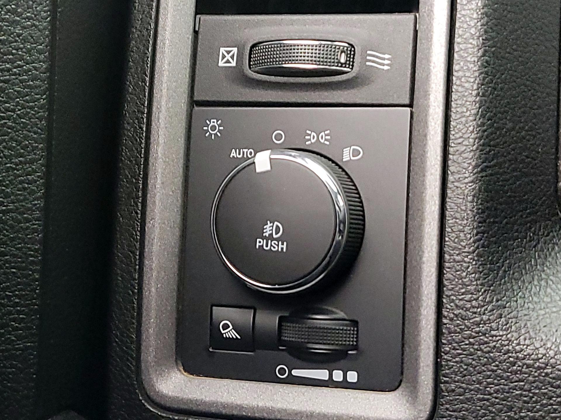 Thumbnail: 2019 RAM 1500 Classic - 13