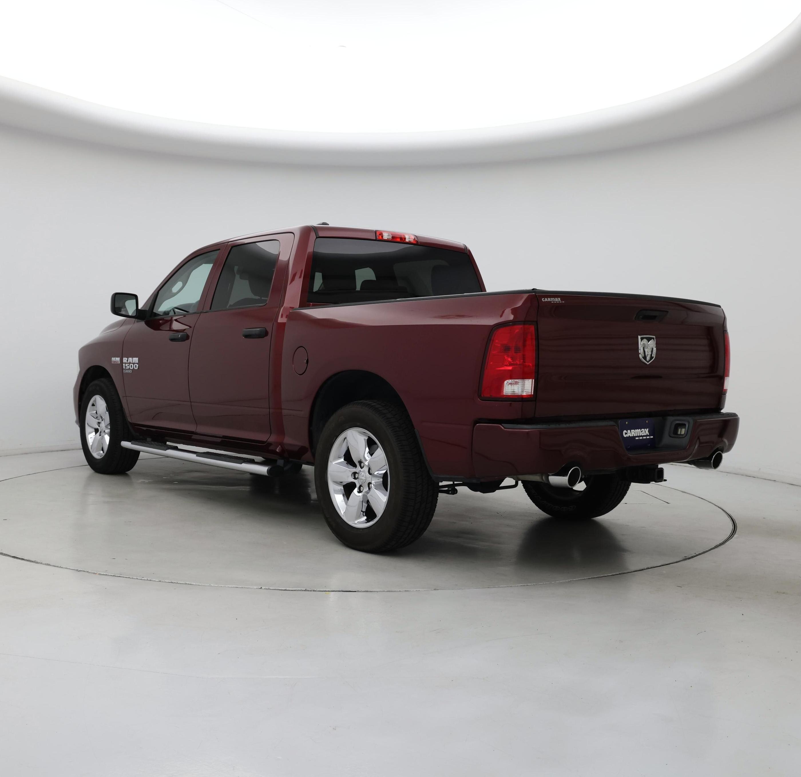 Thumbnail: 2019 RAM 1500 Classic - 2