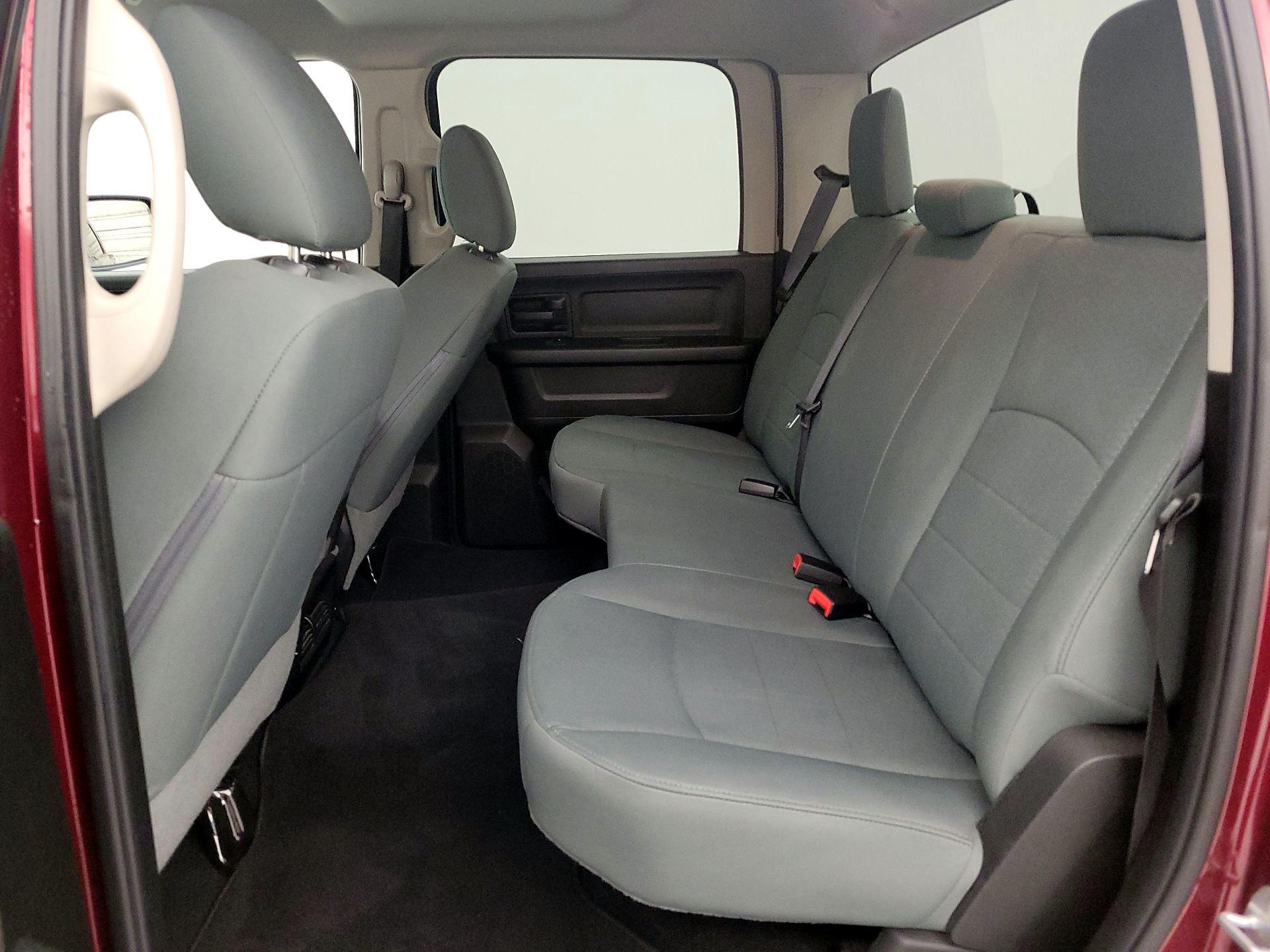 Thumbnail: 2019 RAM 1500 Classic - 19