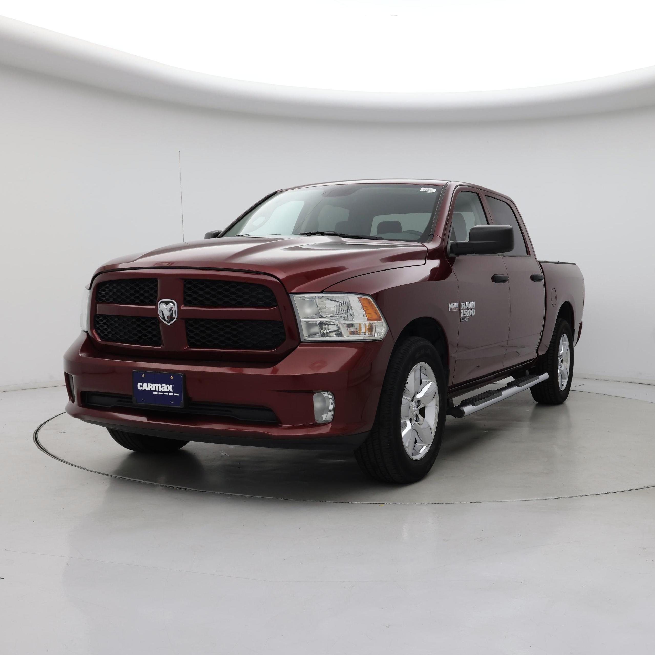 Thumbnail: 2019 RAM 1500 Classic - 4