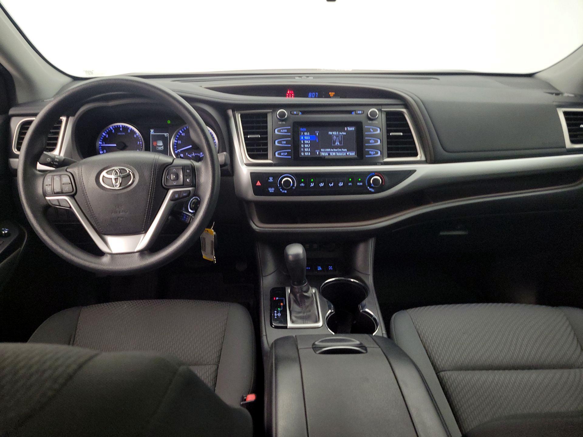 Thumbnail: 2018 Toyota Highlander - 9