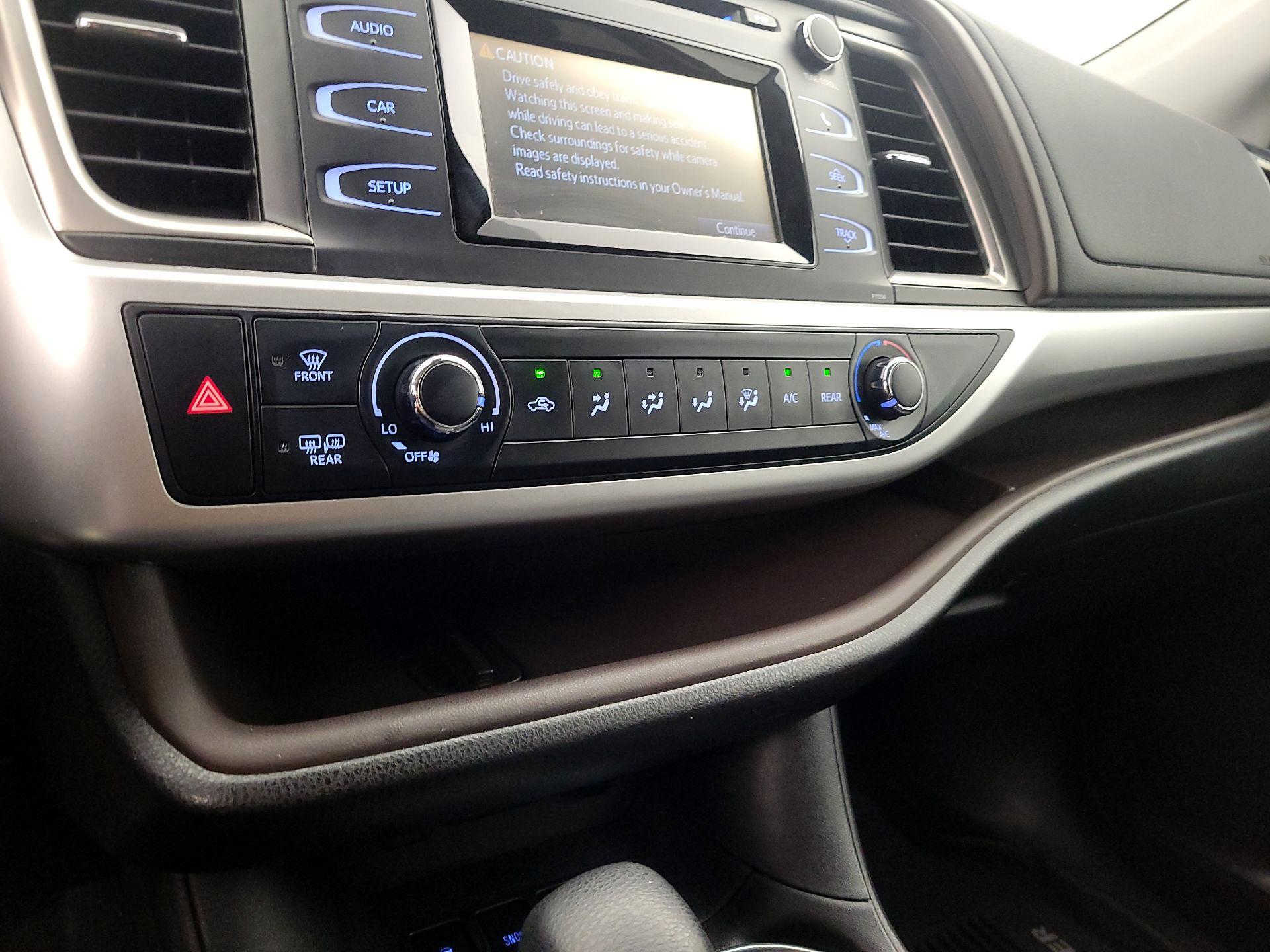 Thumbnail: 2018 Toyota Highlander - 16