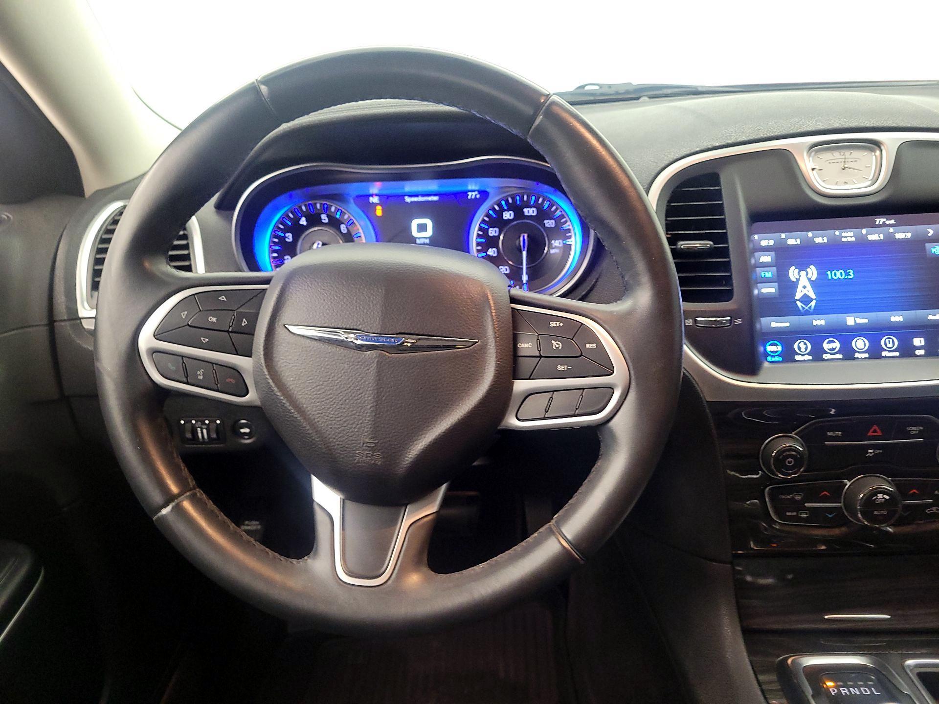 Thumbnail: 2019 Chrysler 300 - 10