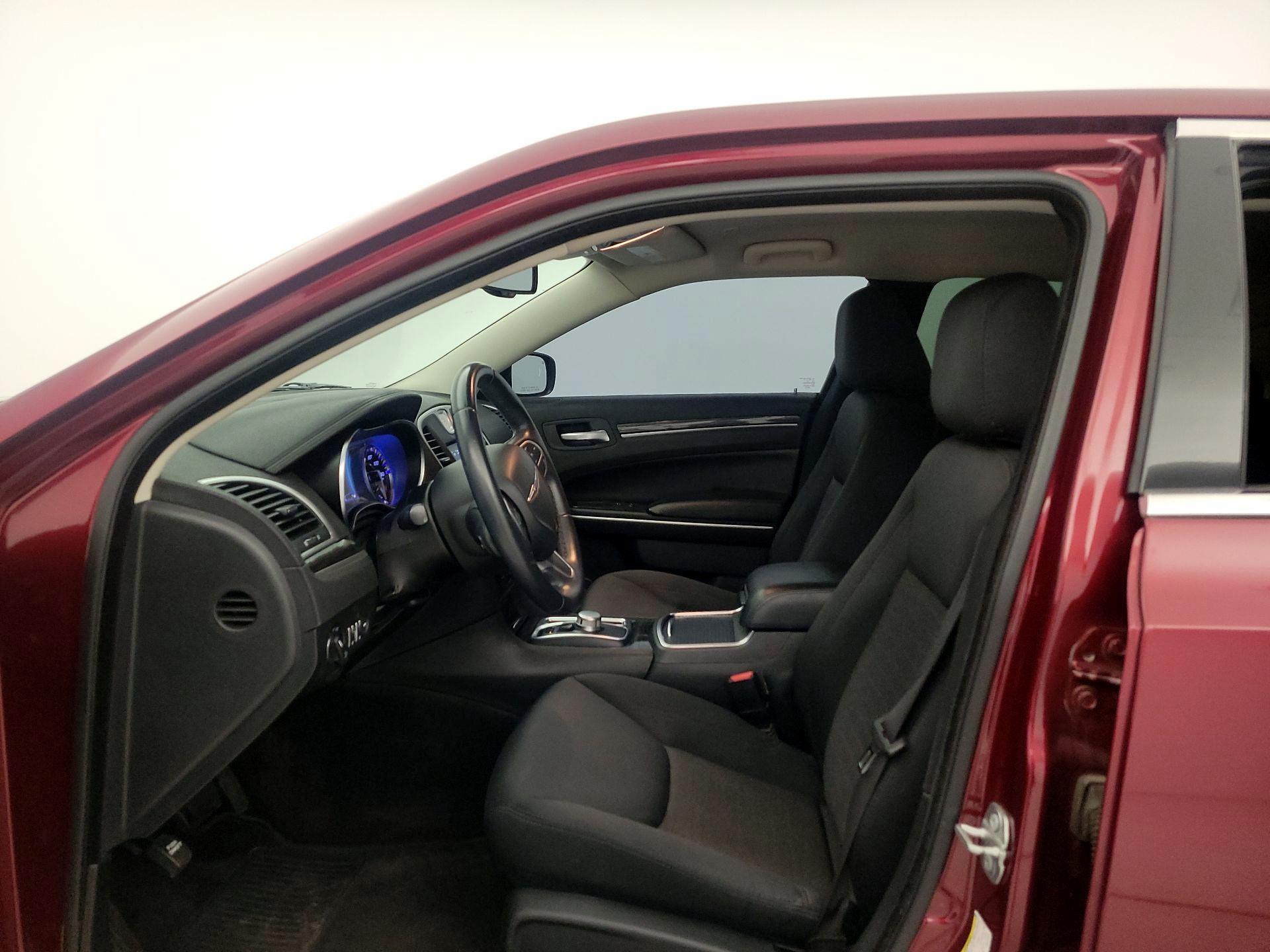 Thumbnail: 2019 Chrysler 300 - 11