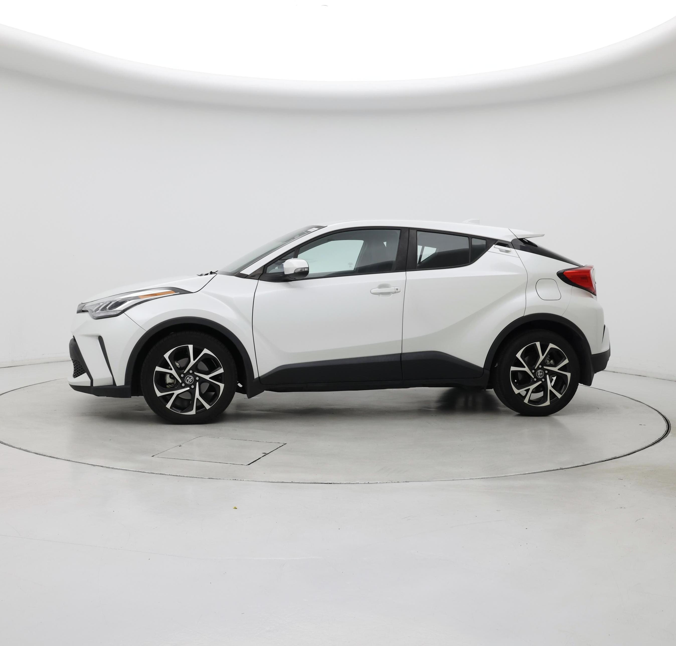 Thumbnail: 2022 Toyota C-HR - 3