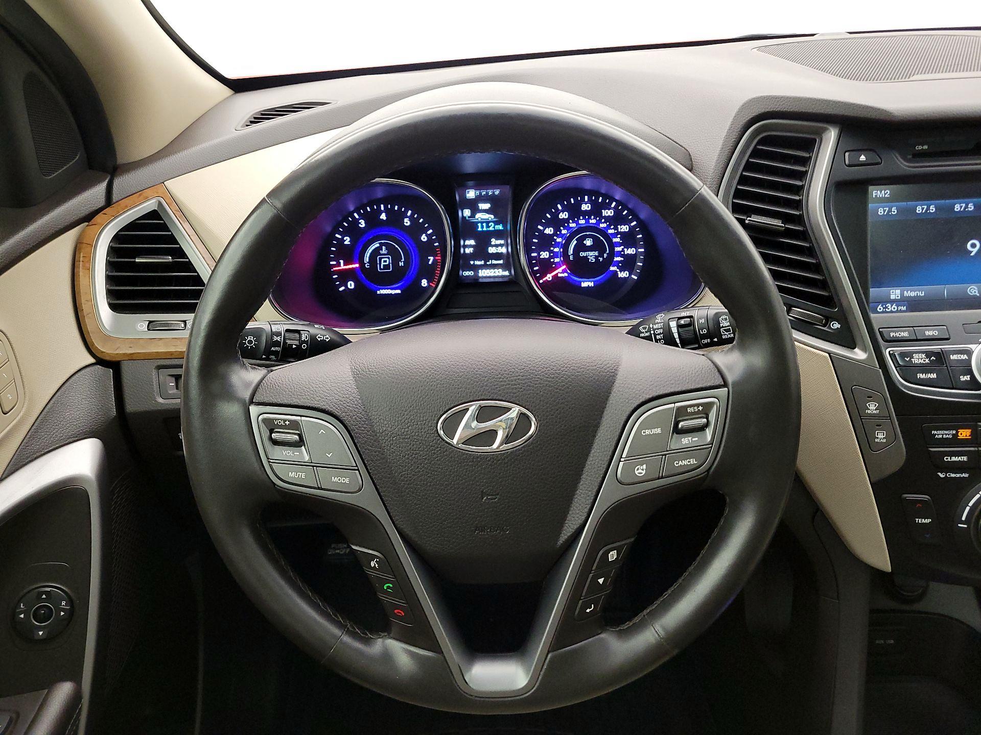 Thumbnail: 2016 Hyundai Santa Fe - 10