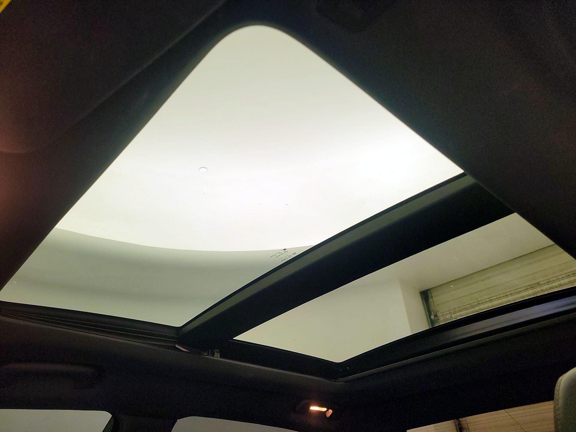 Thumbnail: 2019 Chrysler 300 - 20