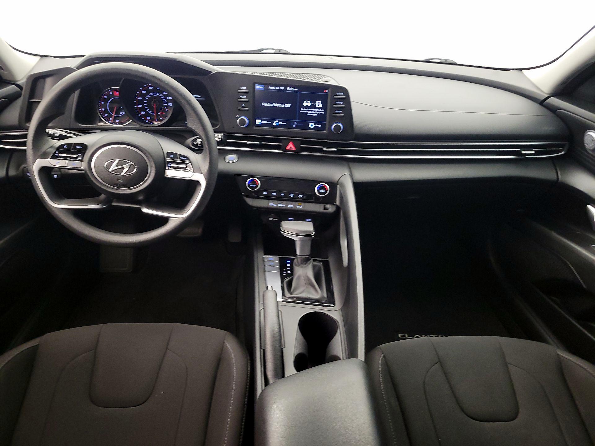 Thumbnail: 2022 Hyundai Elantra - 9