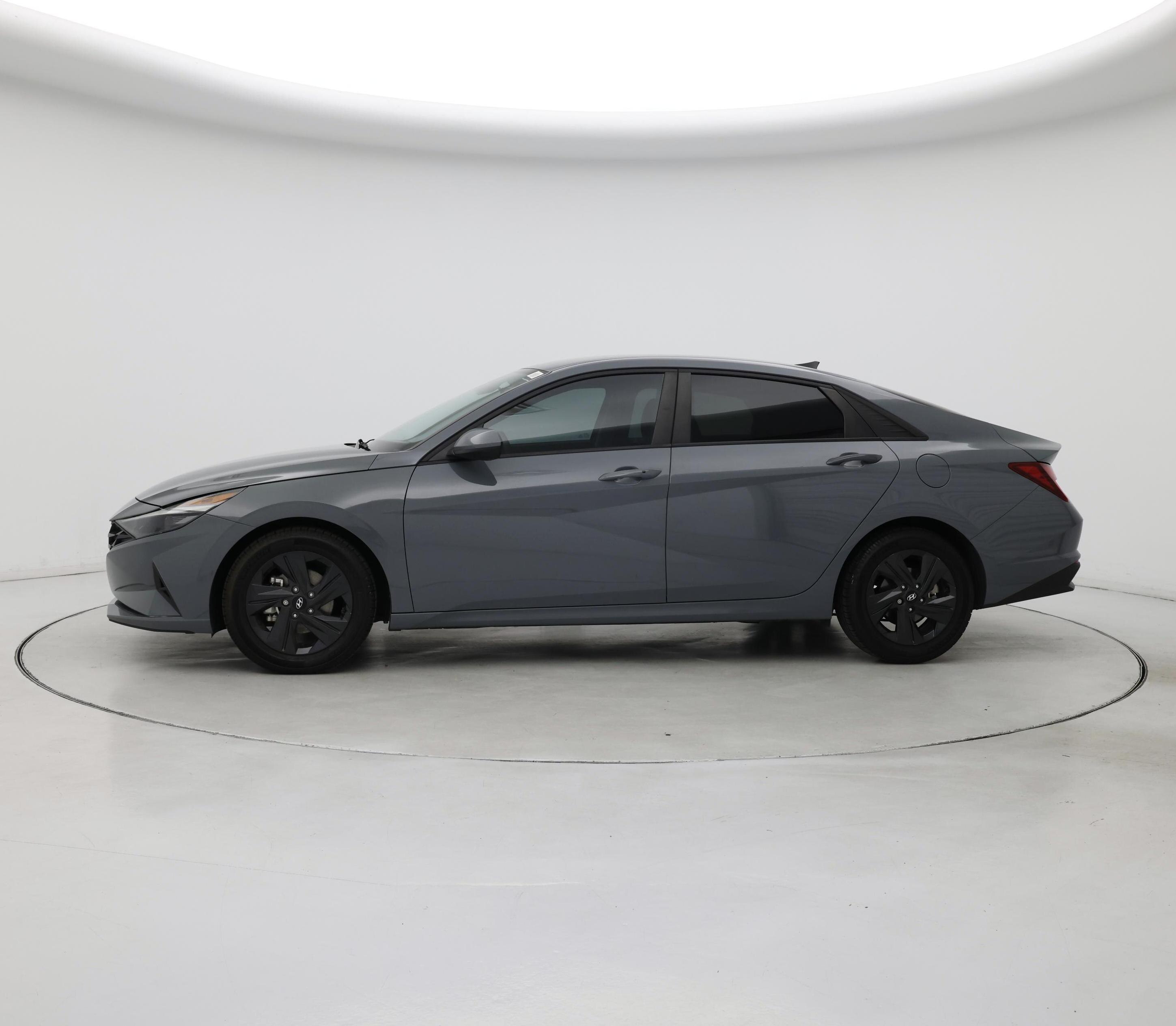 Thumbnail: 2022 Hyundai Elantra - 3