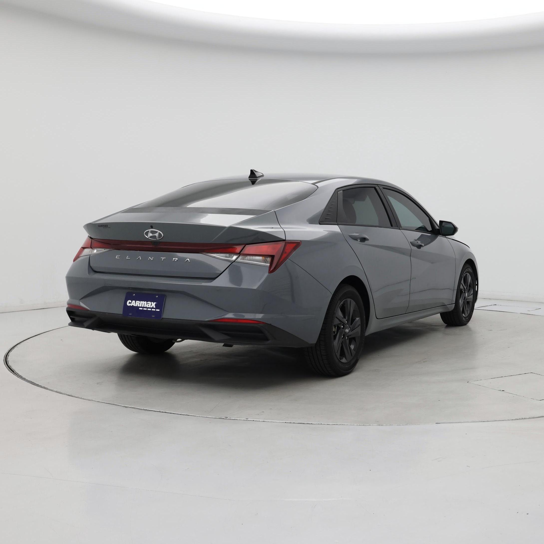 Thumbnail: 2022 Hyundai Elantra - 8