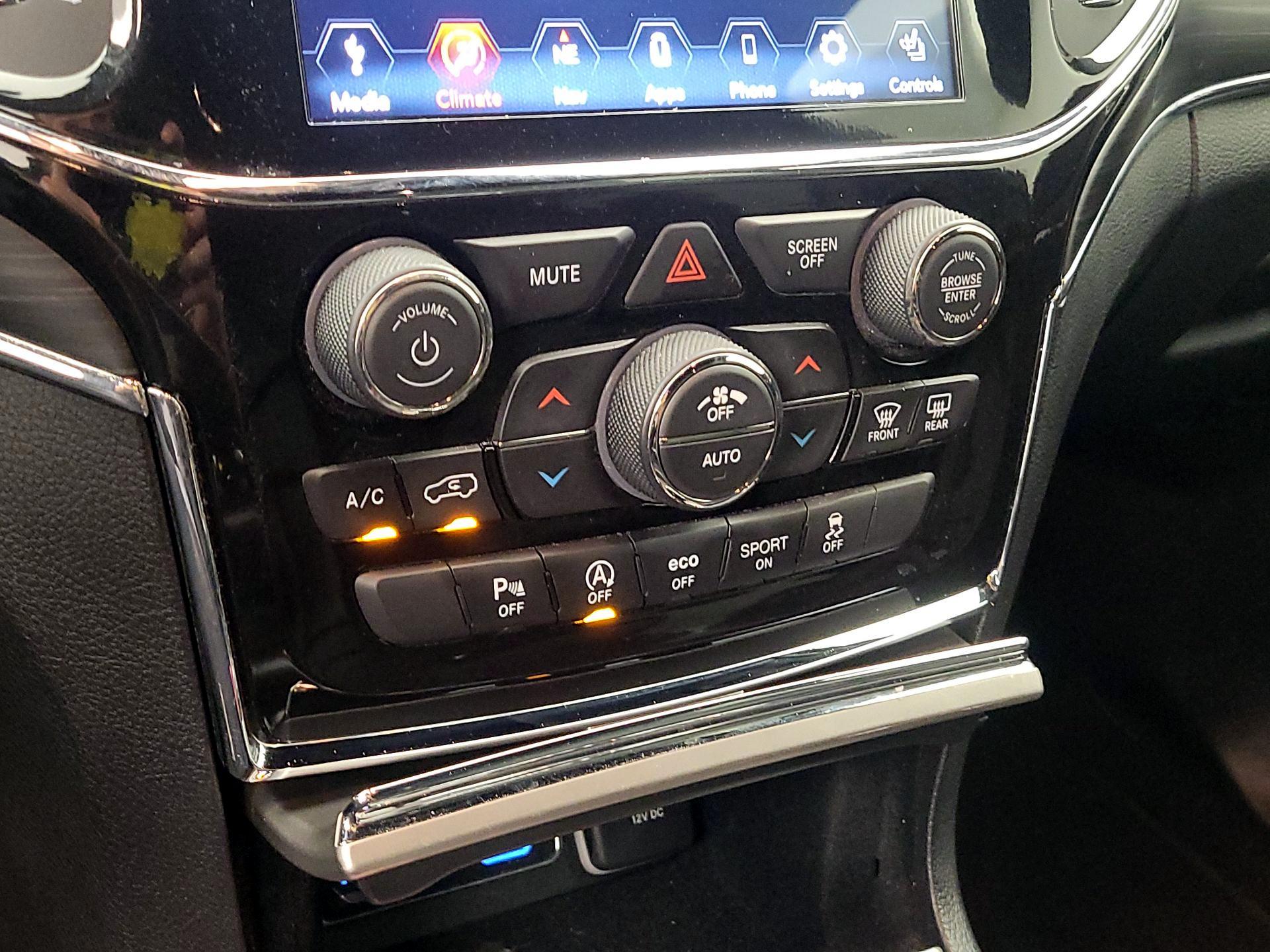 Thumbnail: 2021 Jeep Grand Cherokee - 17