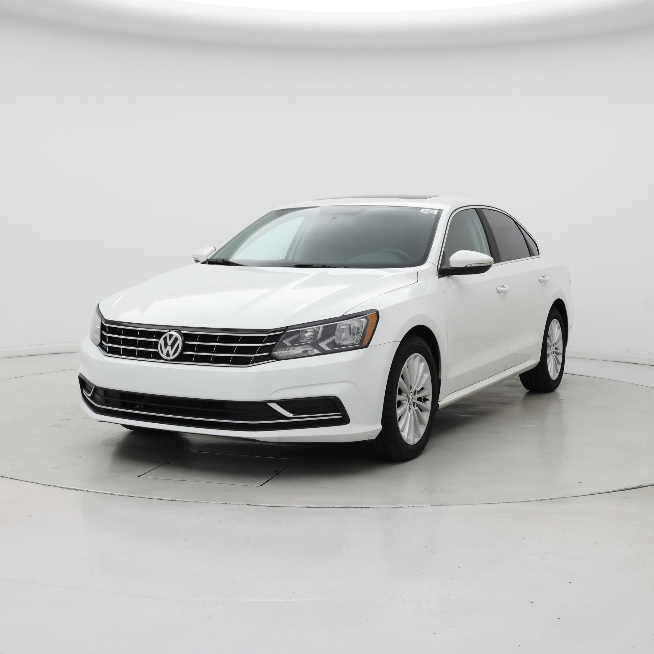 Thumbnail: 2017 Volkswagen Passat - 4