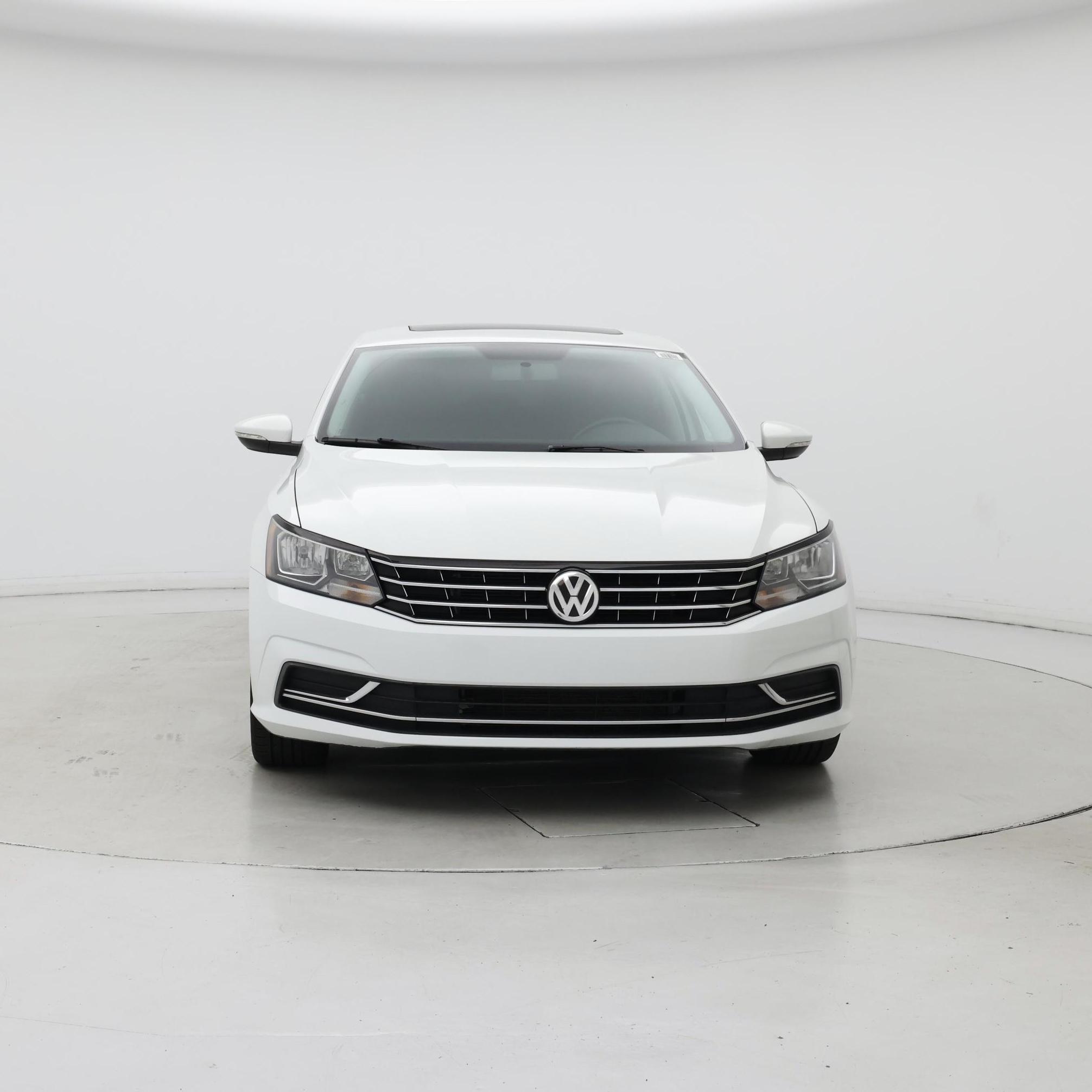 Thumbnail: 2017 Volkswagen Passat - 5