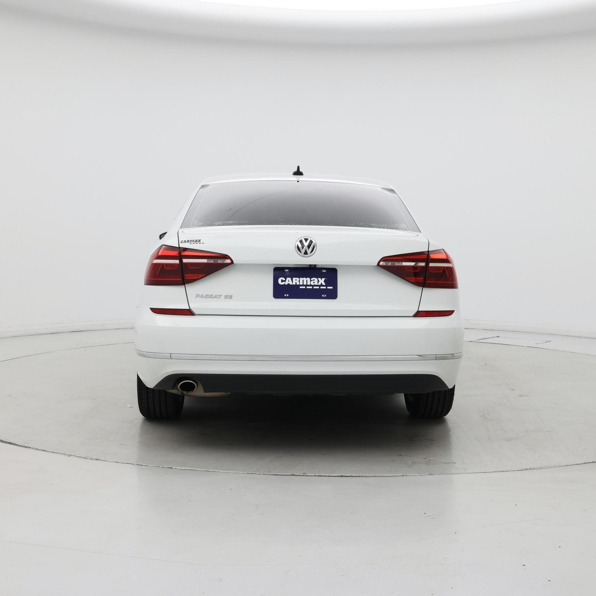 Thumbnail: 2017 Volkswagen Passat - 6