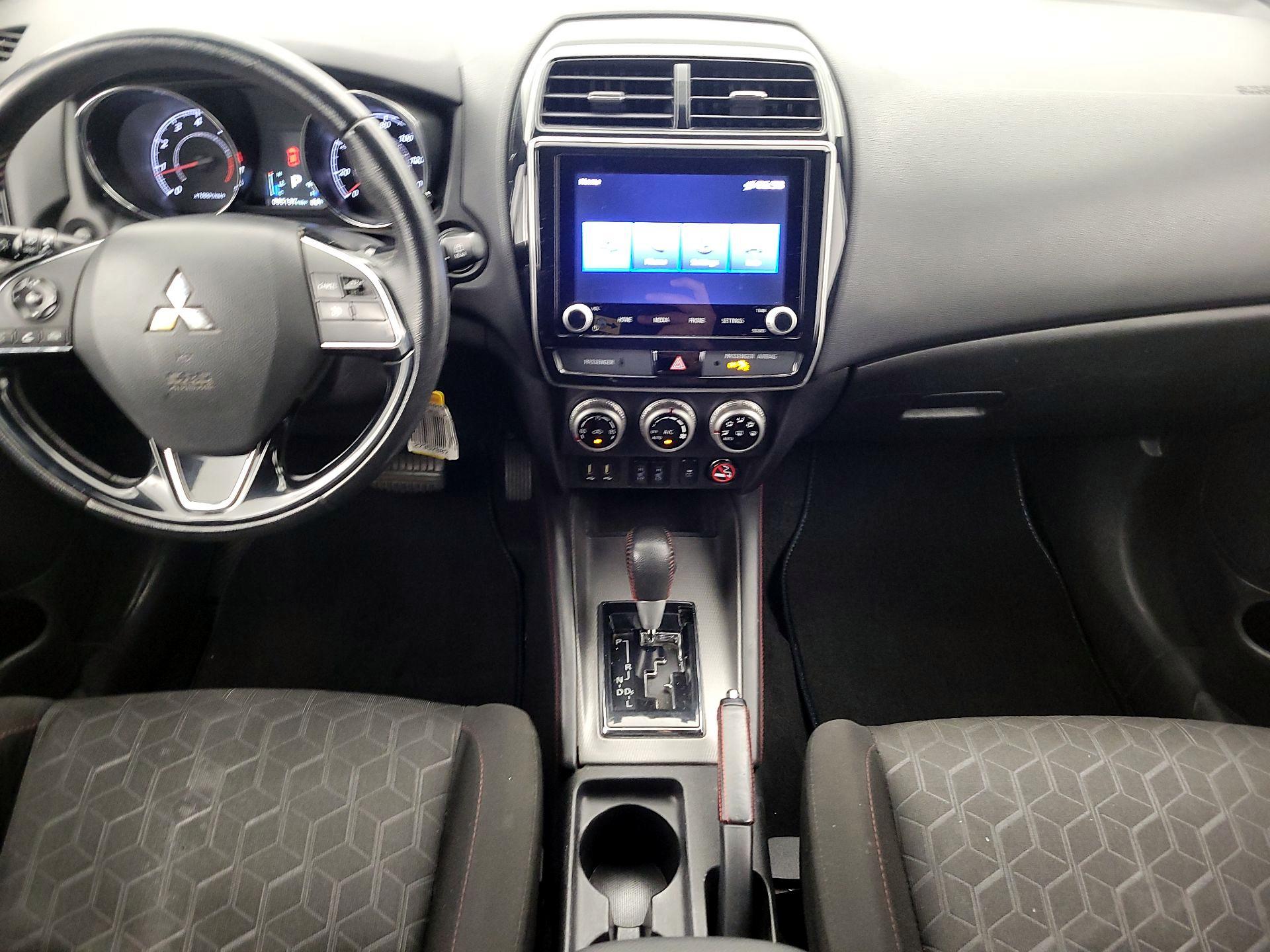 Thumbnail: 2020 Mitsubishi Outlander Sport - 9