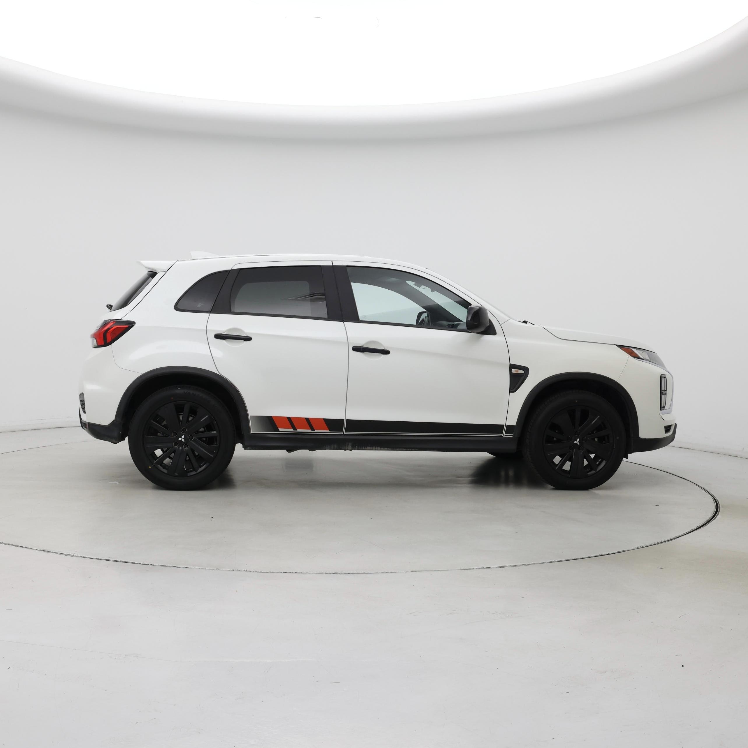 Thumbnail: 2020 Mitsubishi Outlander Sport - 7