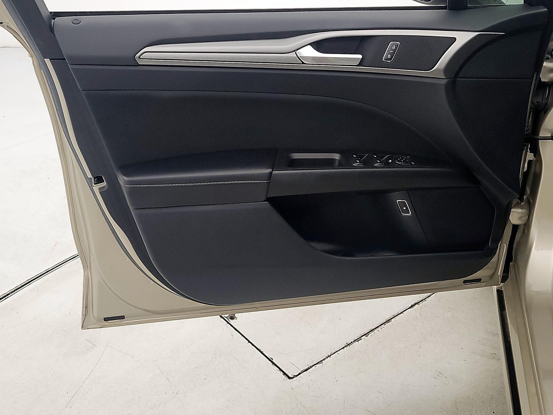 Thumbnail: 2019 Ford Fusion - 12