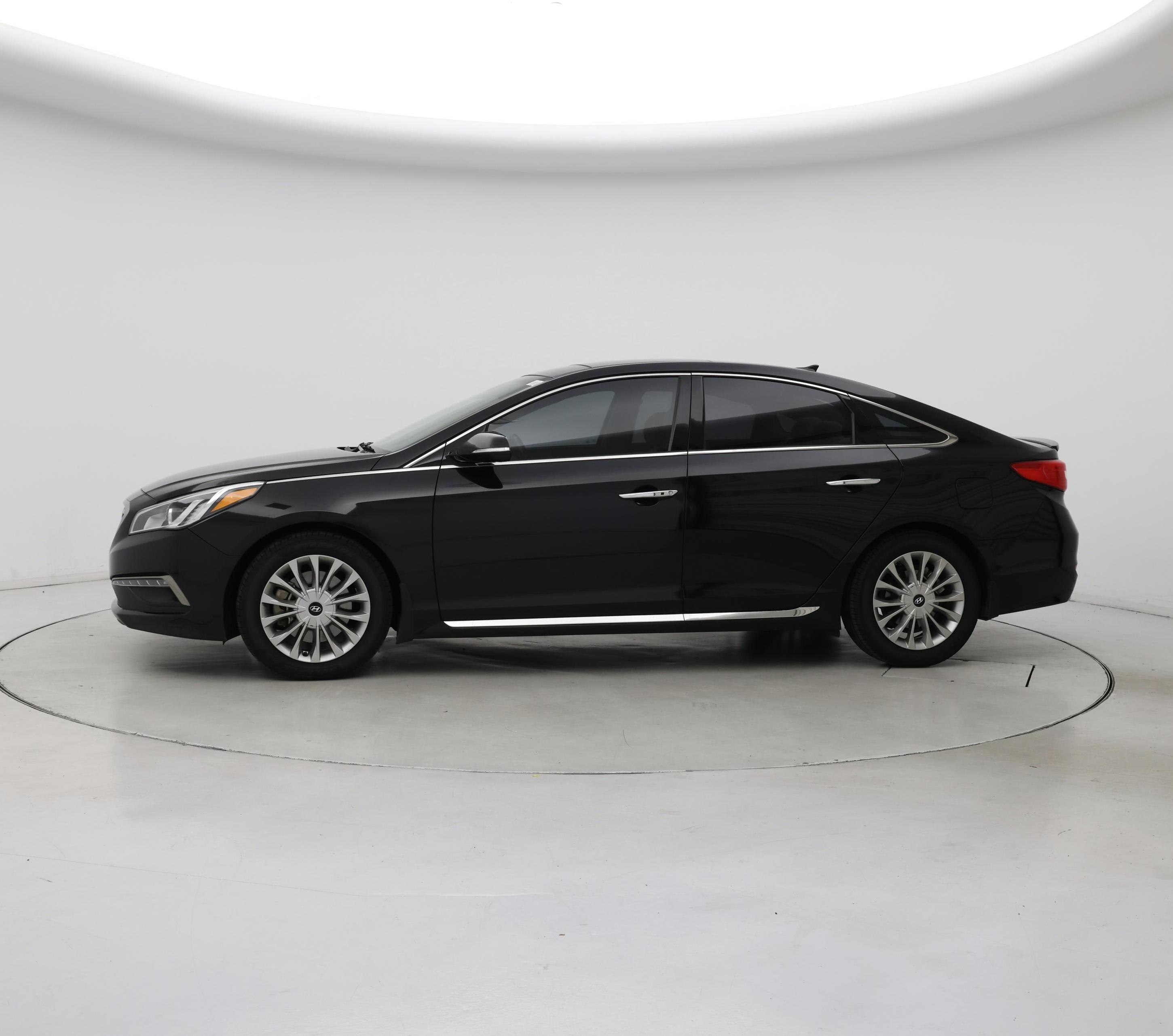 Thumbnail: 2015 Hyundai Sonata - 3