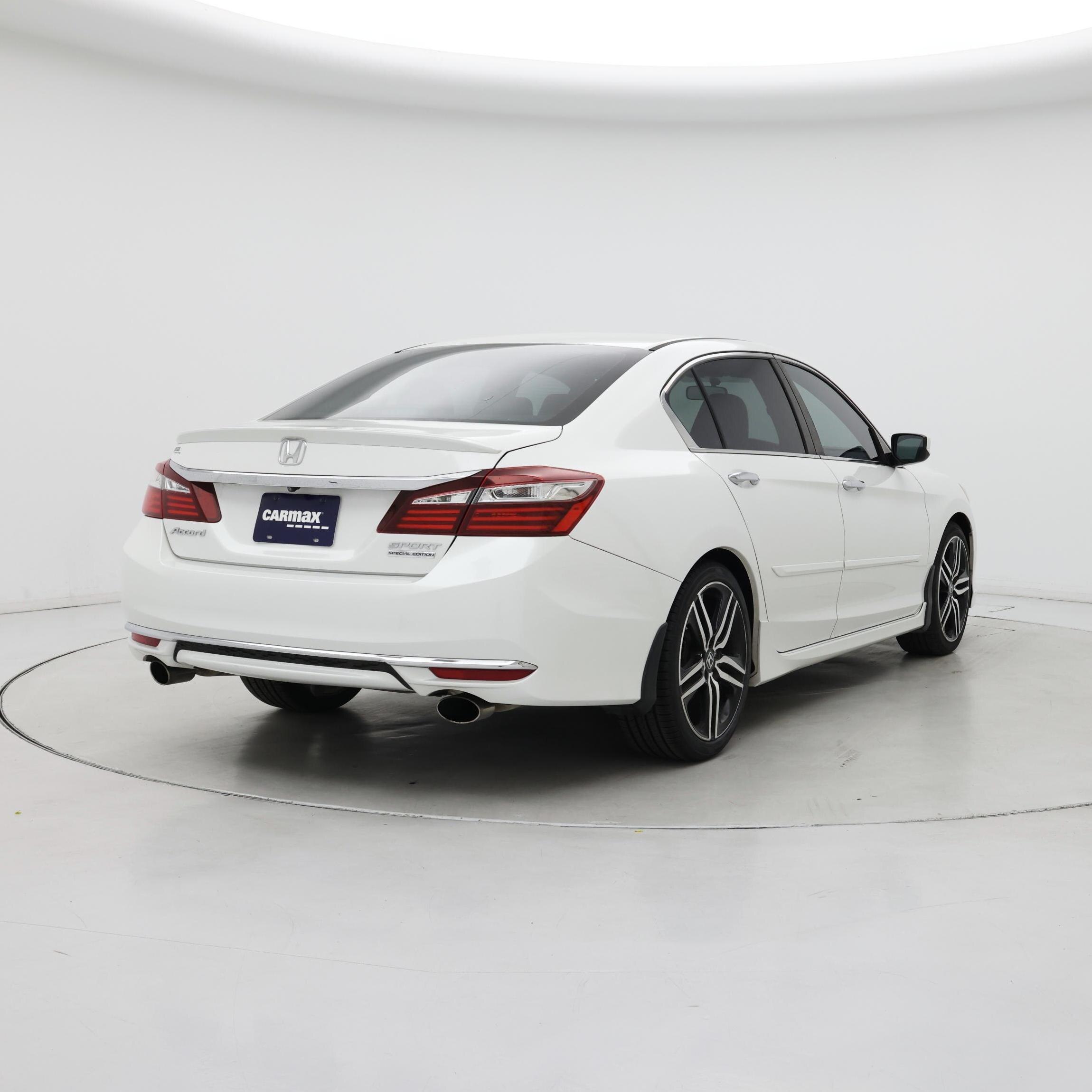 Thumbnail: 2017 Honda Accord - 8