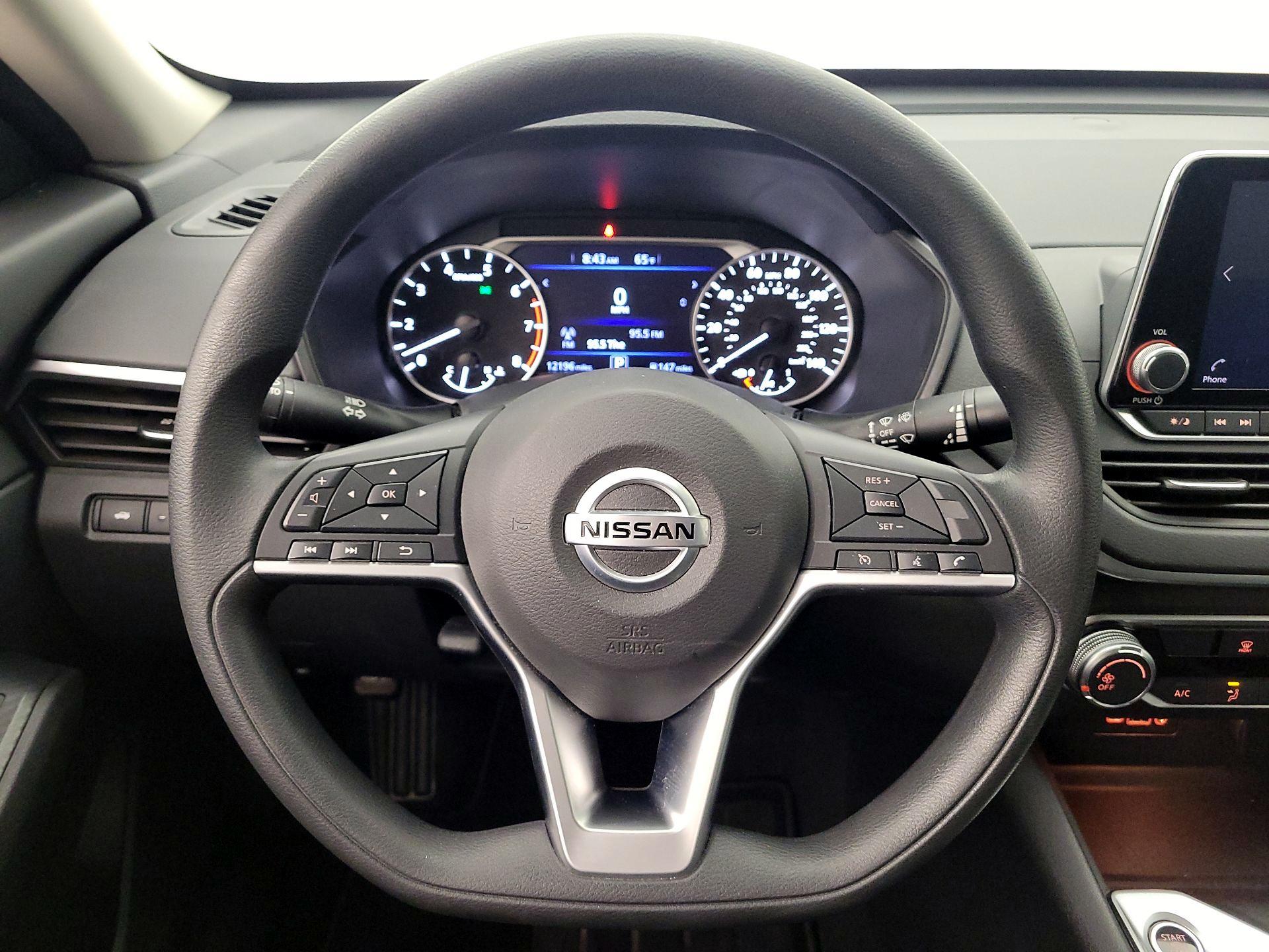 Thumbnail: 2020 Nissan Altima - 10