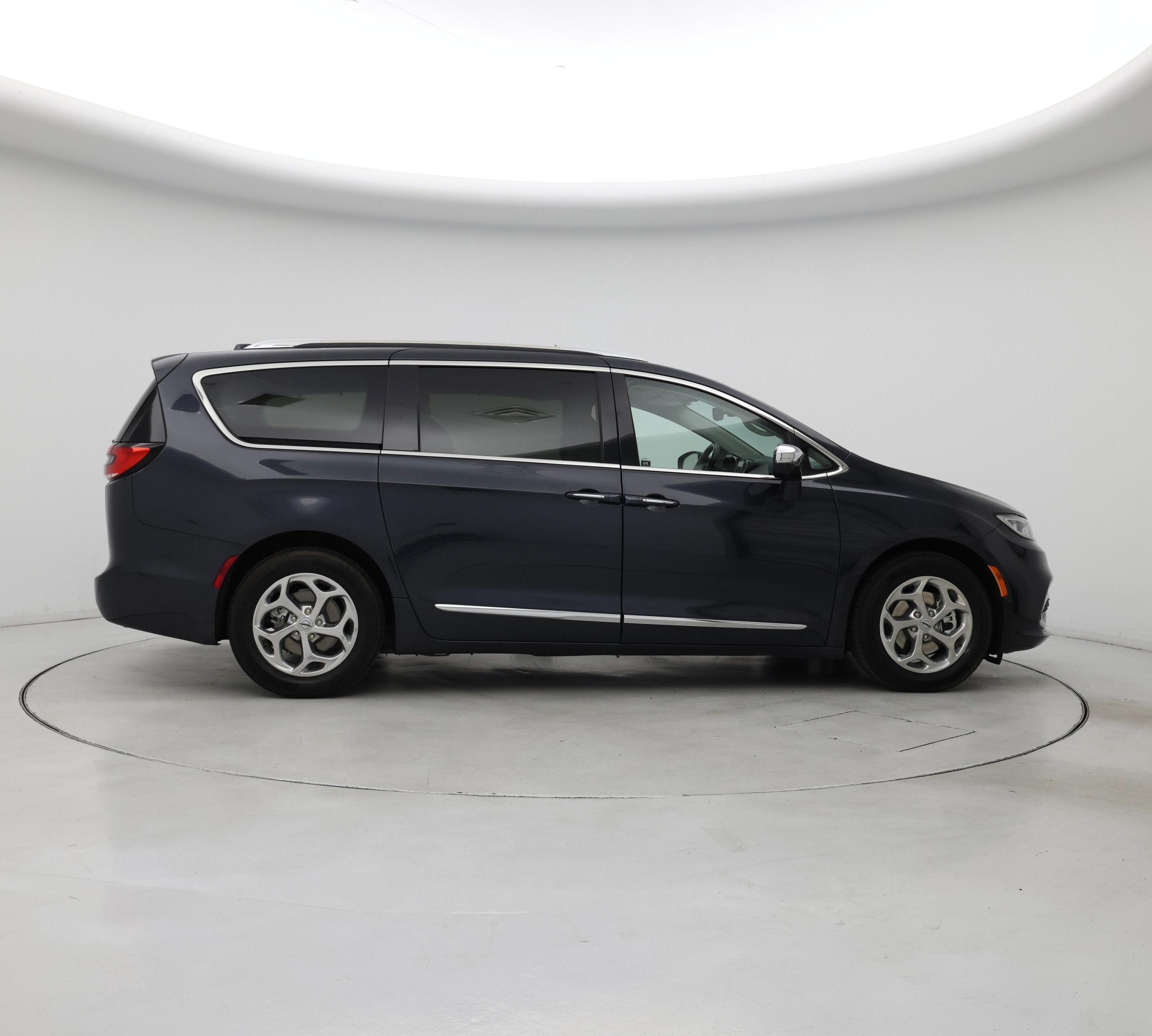 Thumbnail: 2021 Chrysler Pacifica - 7