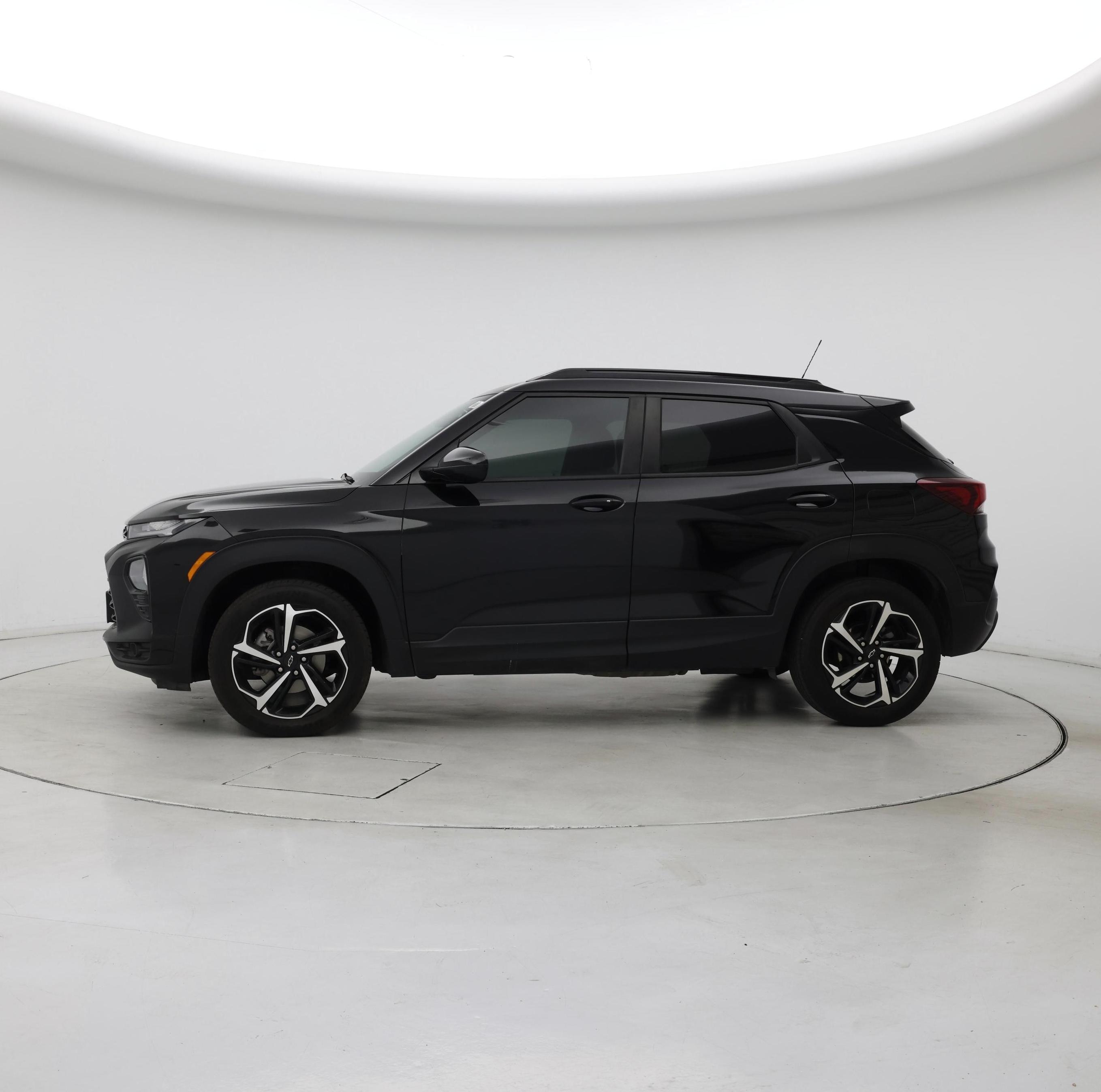 Thumbnail: 2021 Chevrolet TrailBlazer - 3