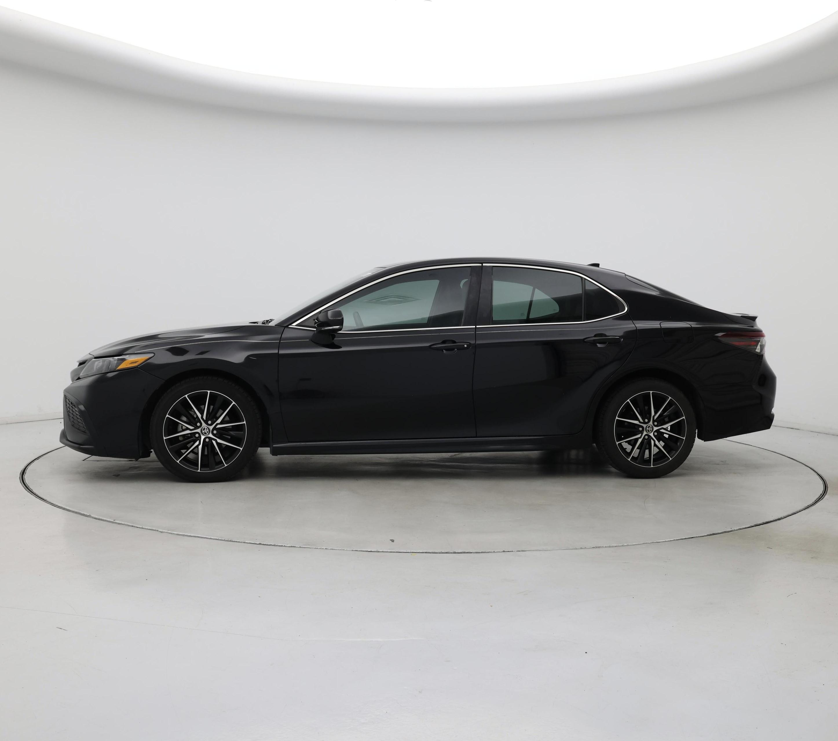 Thumbnail: 2021 Toyota Camry - 3