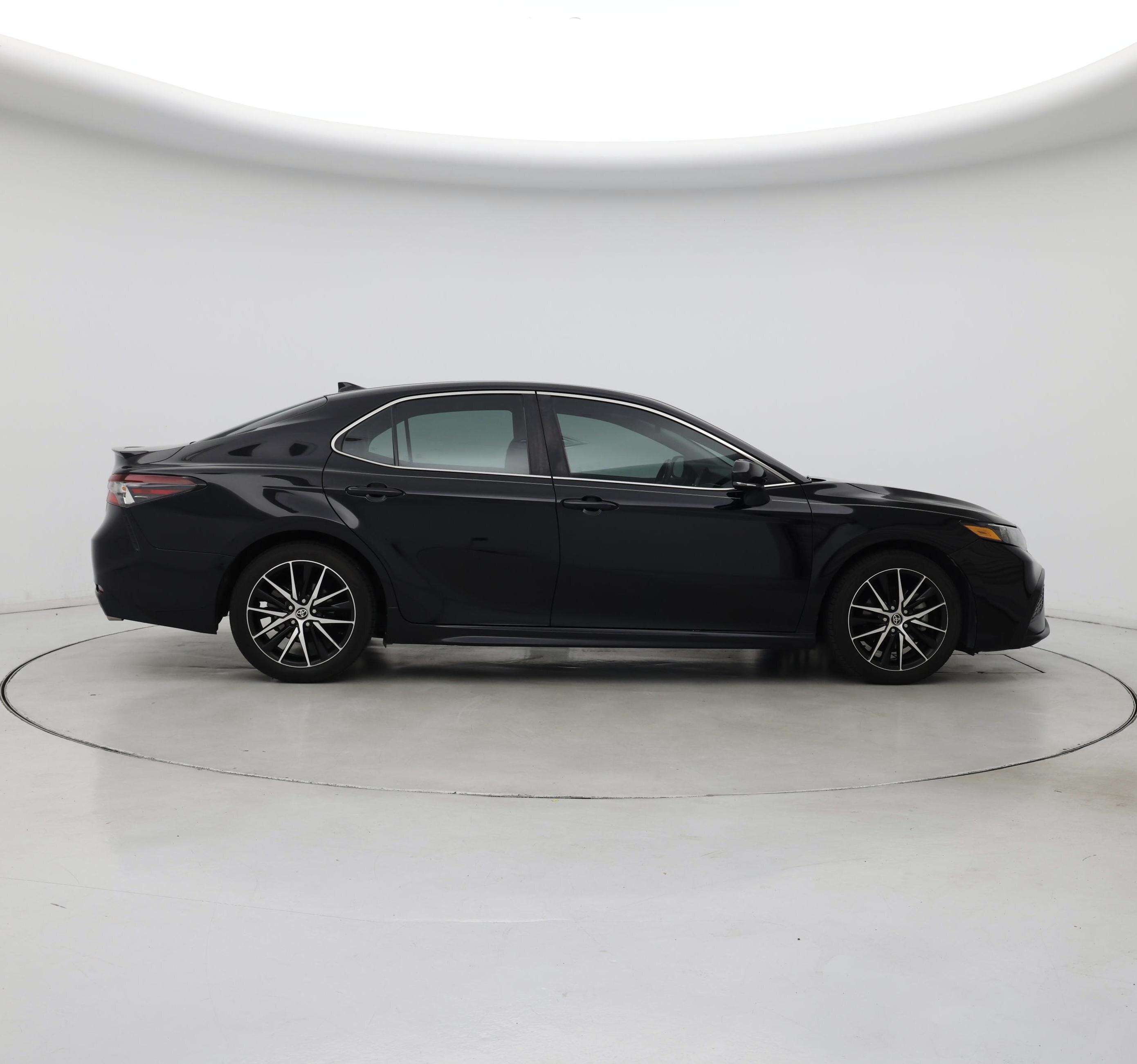 Thumbnail: 2021 Toyota Camry - 7