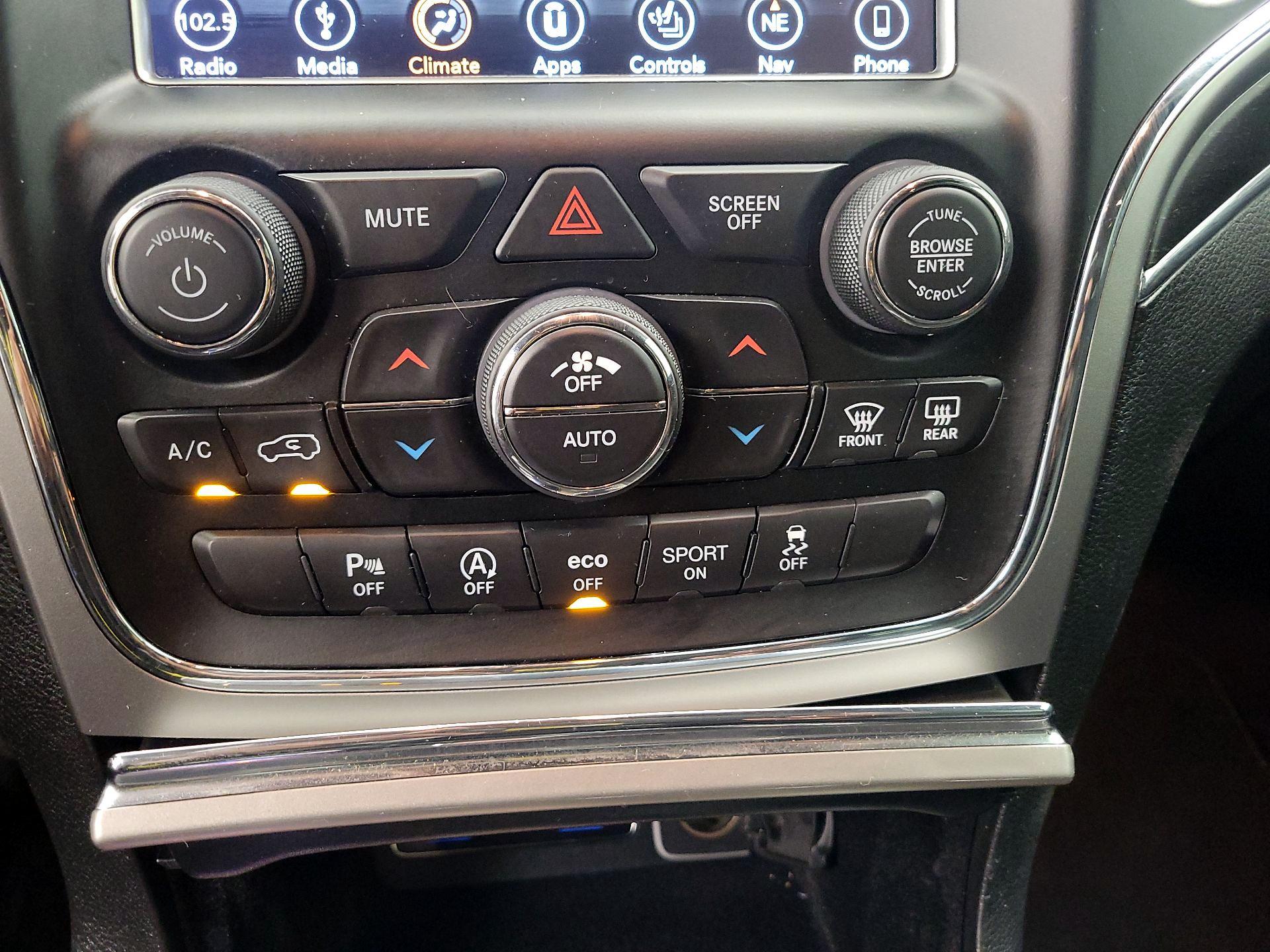 Thumbnail: 2018 Jeep Grand Cherokee - 17