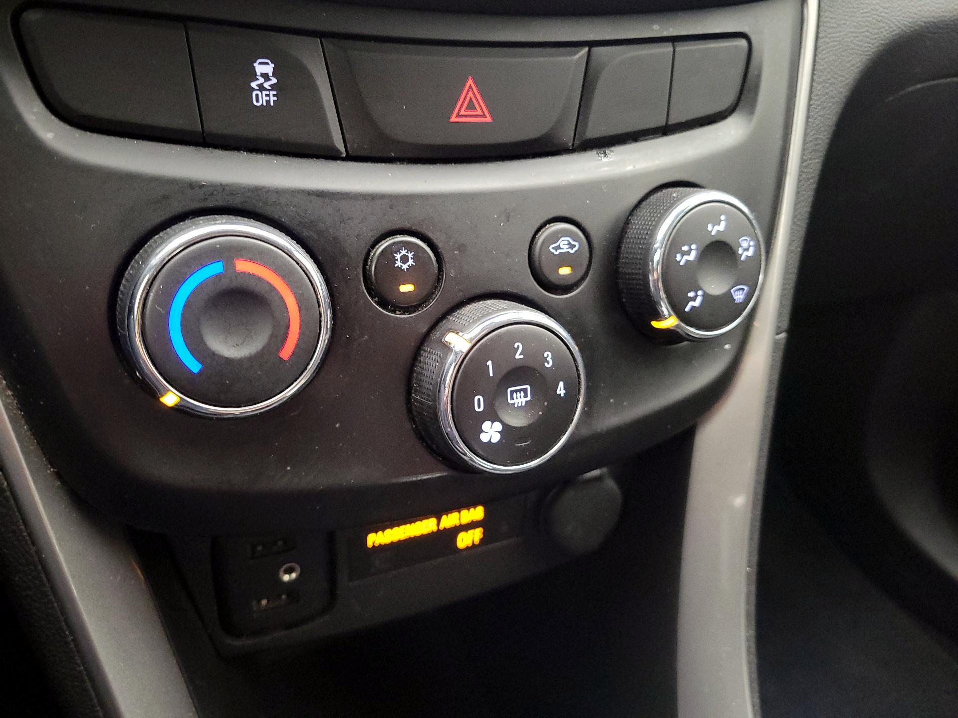 Thumbnail: 2018 Chevrolet Trax - 16