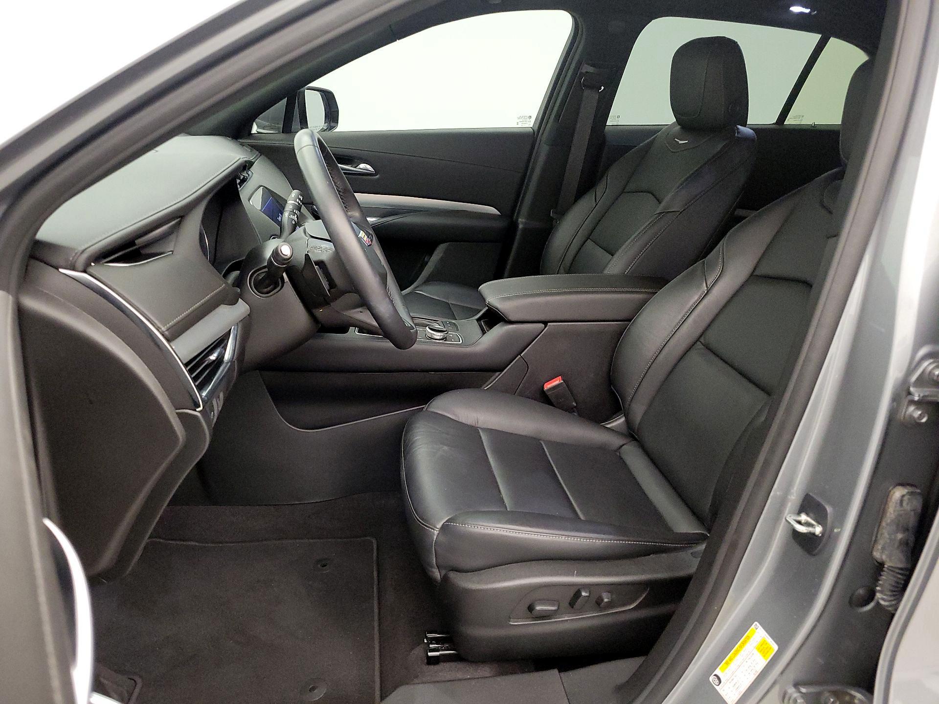 Thumbnail: 2023 Cadillac XT4 - 11