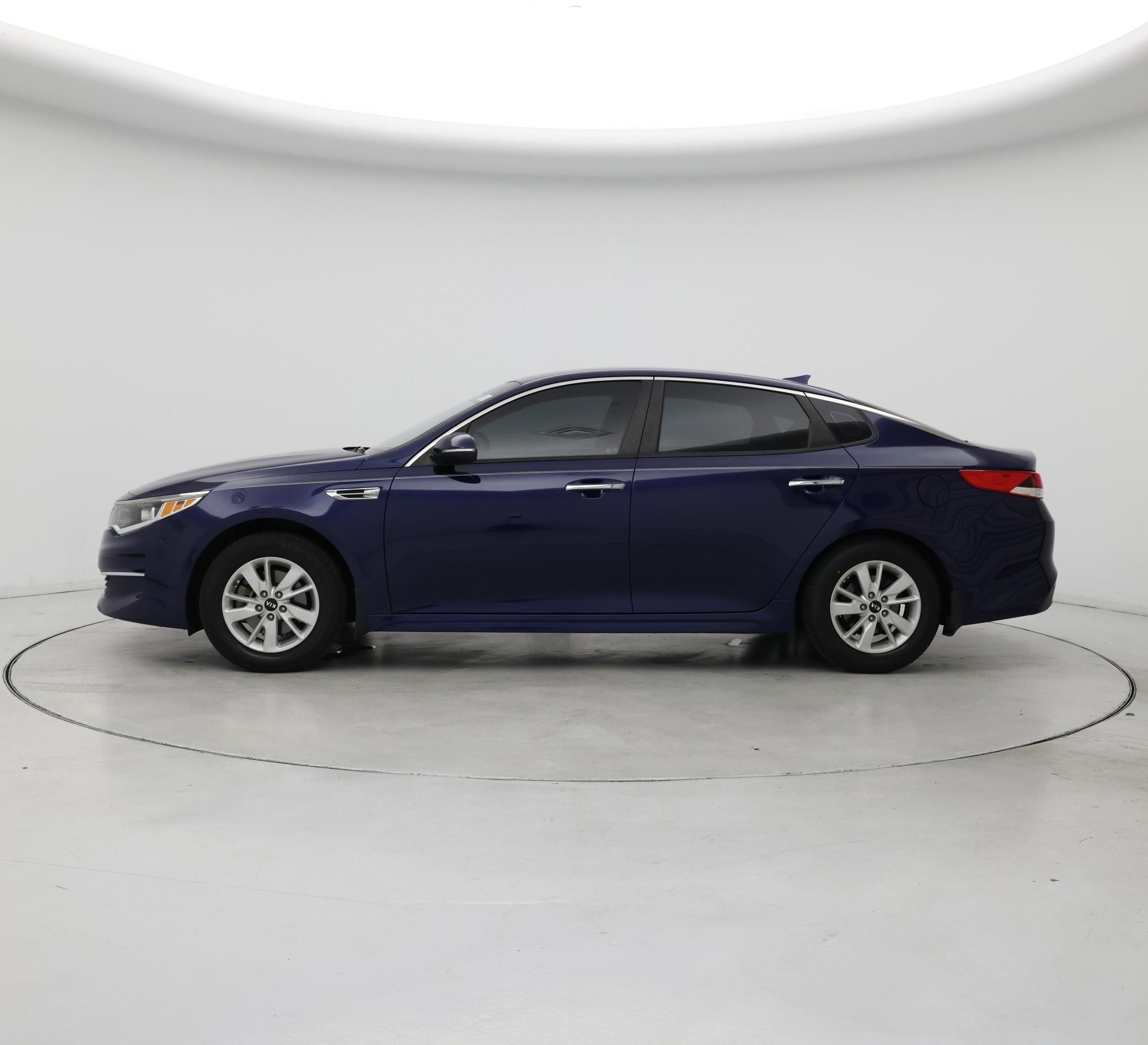 Thumbnail: 2018 Kia Optima - 3