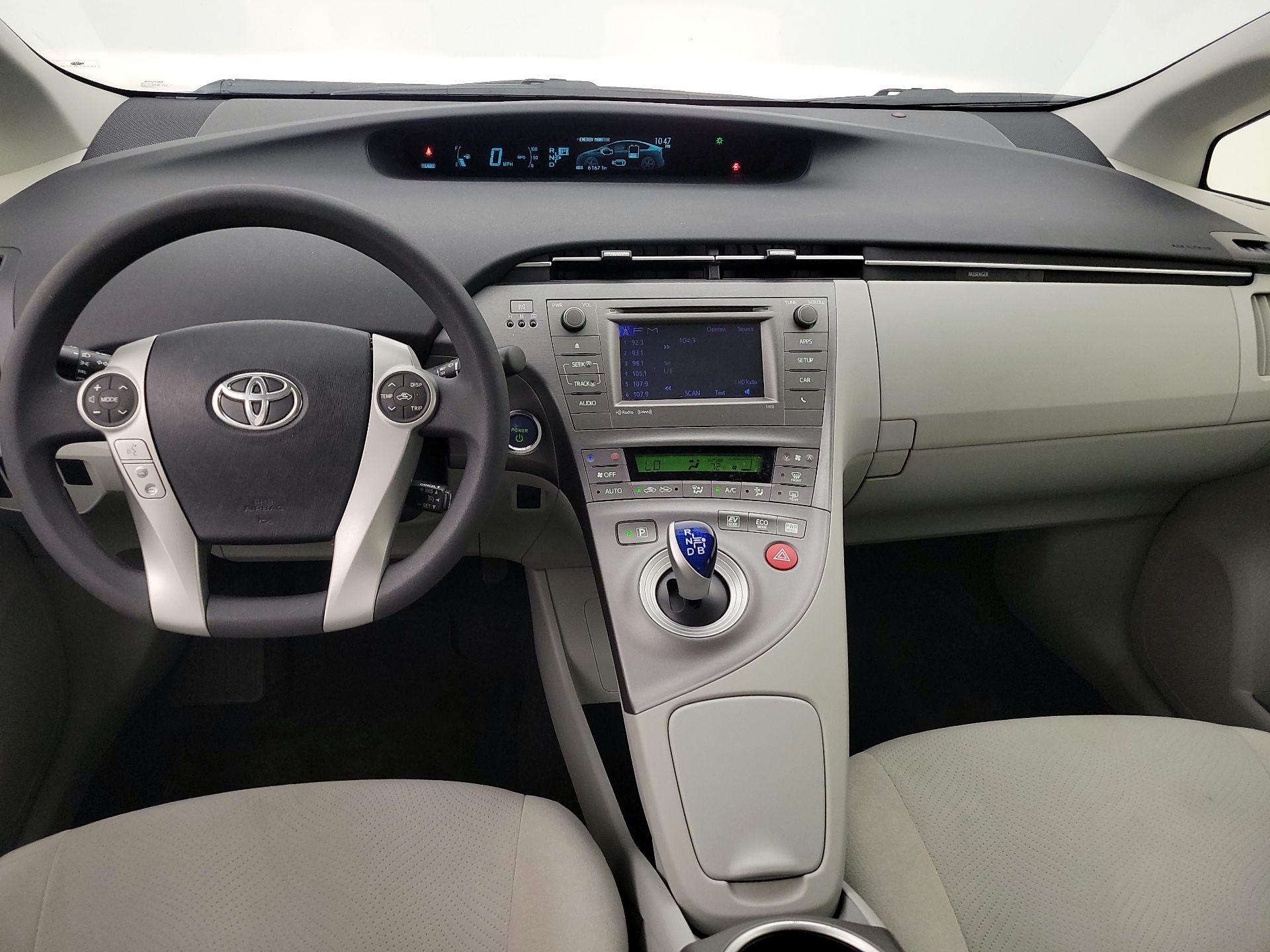 Thumbnail: 2014 Toyota Prius - 9