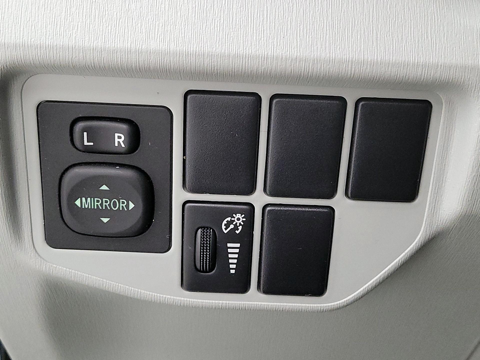 Thumbnail: 2014 Toyota Prius - 13