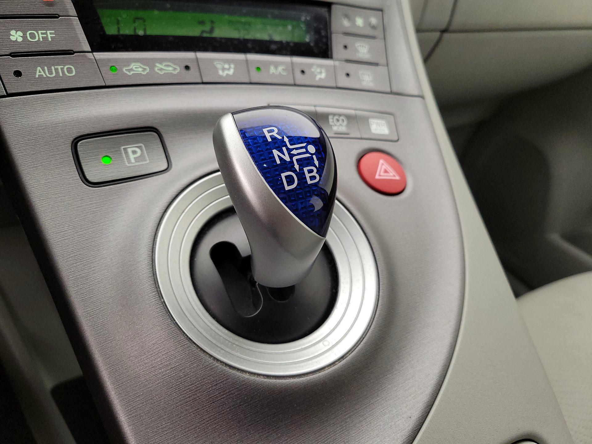 Thumbnail: 2014 Toyota Prius - 17