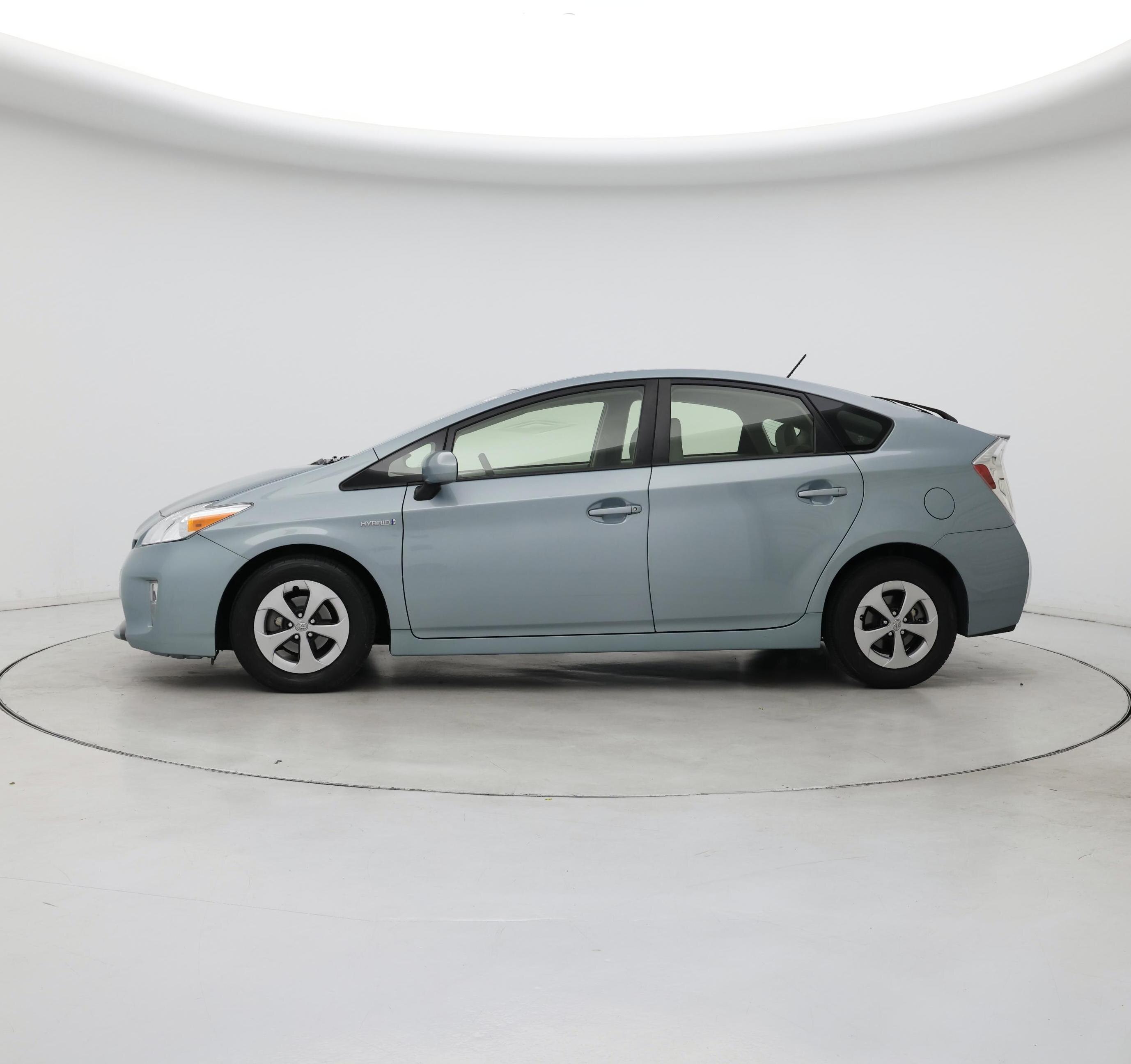 Thumbnail: 2014 Toyota Prius - 3