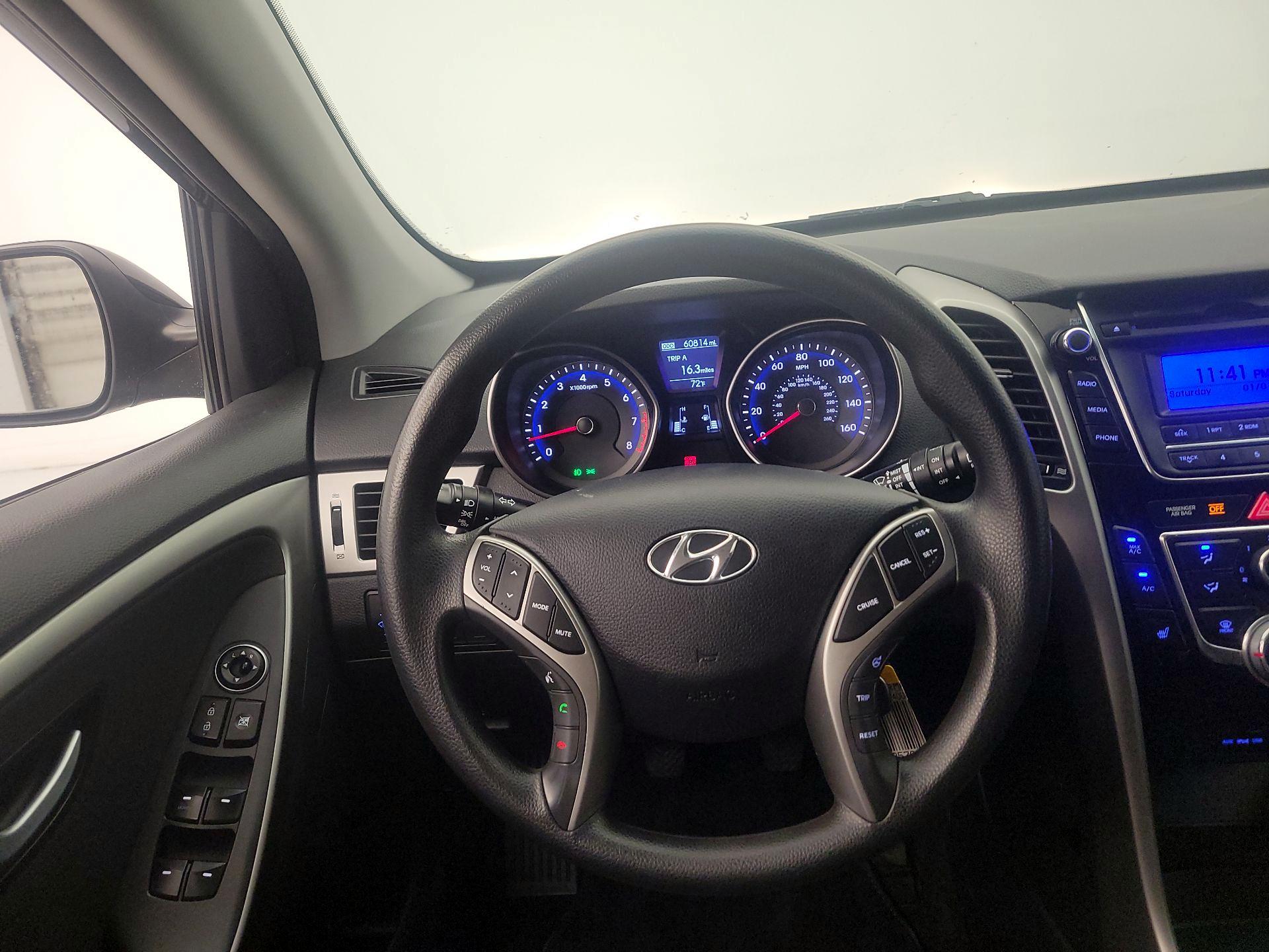 Thumbnail: 2013 Hyundai Elantra - 10
