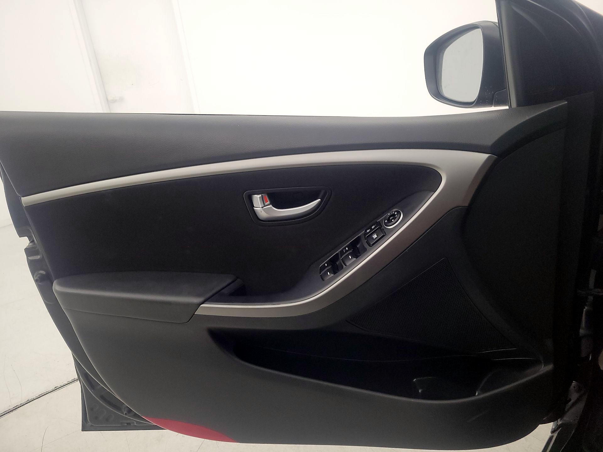 Thumbnail: 2013 Hyundai Elantra - 12