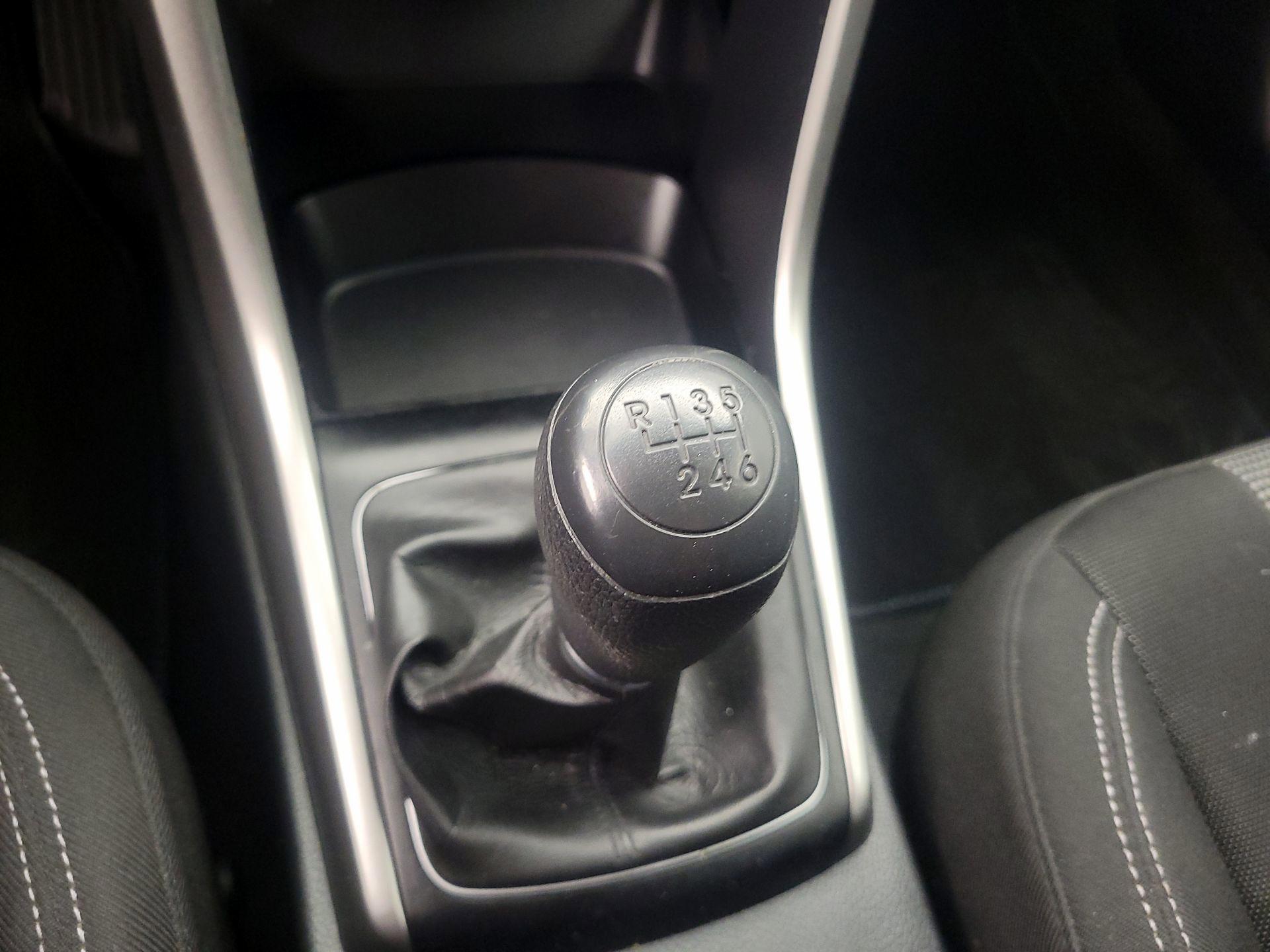 Thumbnail: 2013 Hyundai Elantra - 16
