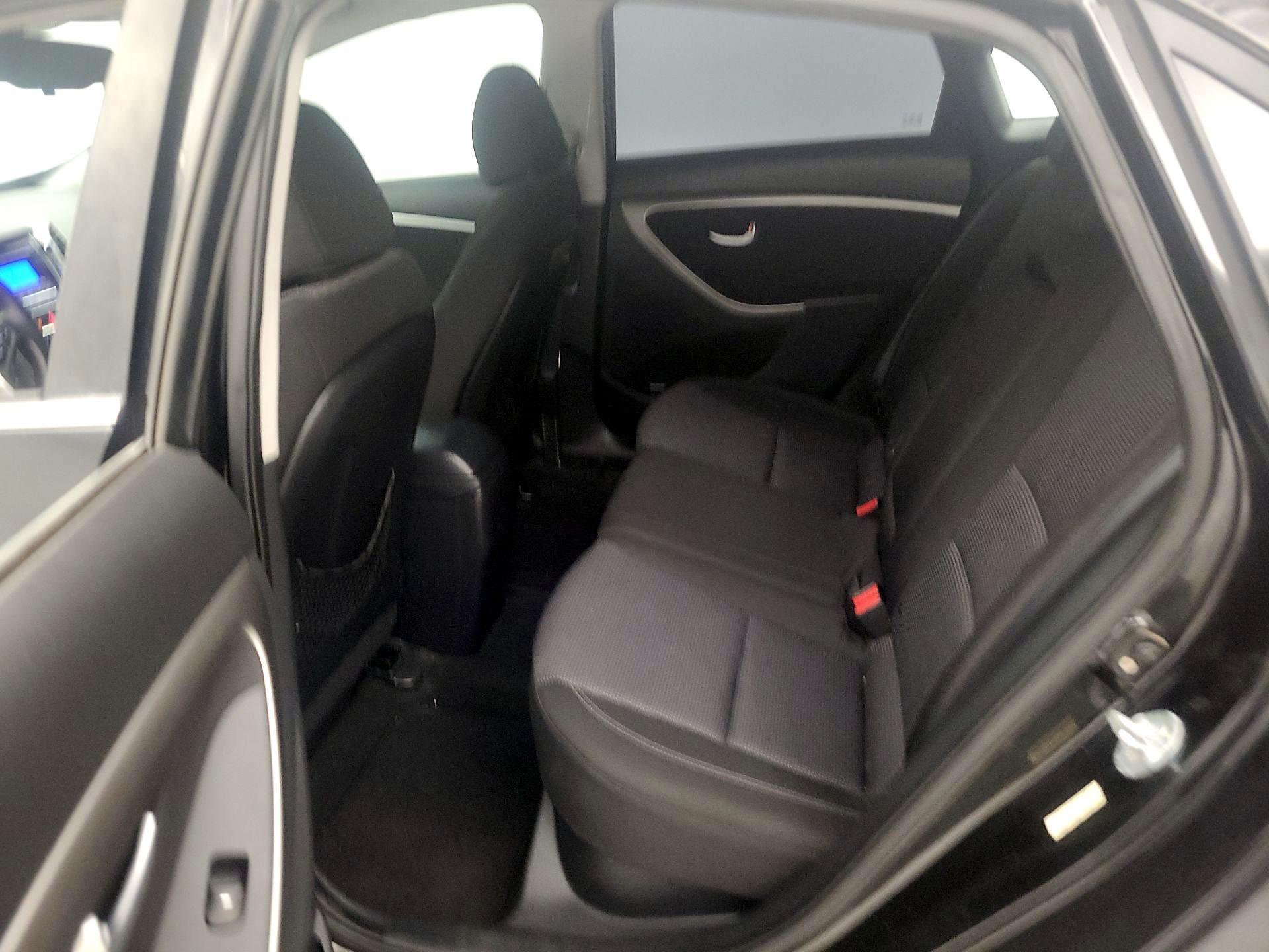 Thumbnail: 2013 Hyundai Elantra - 18
